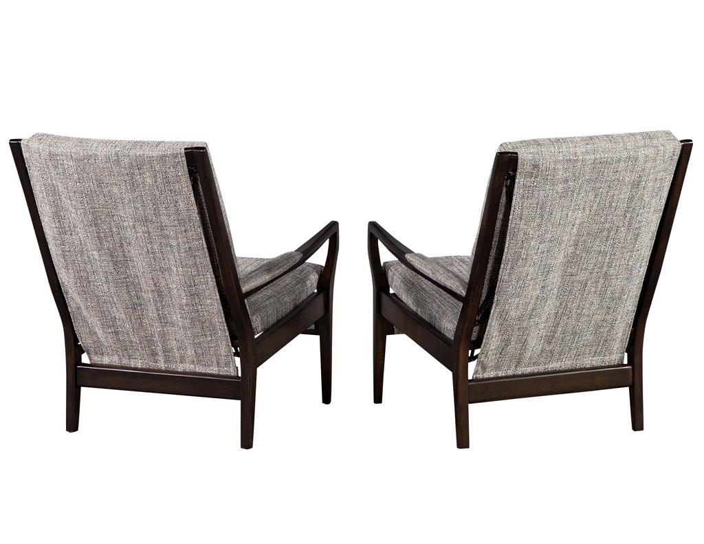 Fabric Pair of Mid-Century Modern Walnut Lounge Chairs For Sale