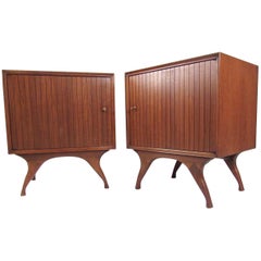 Vintage Pair of Mid-Century Modern Walnut Nightstands