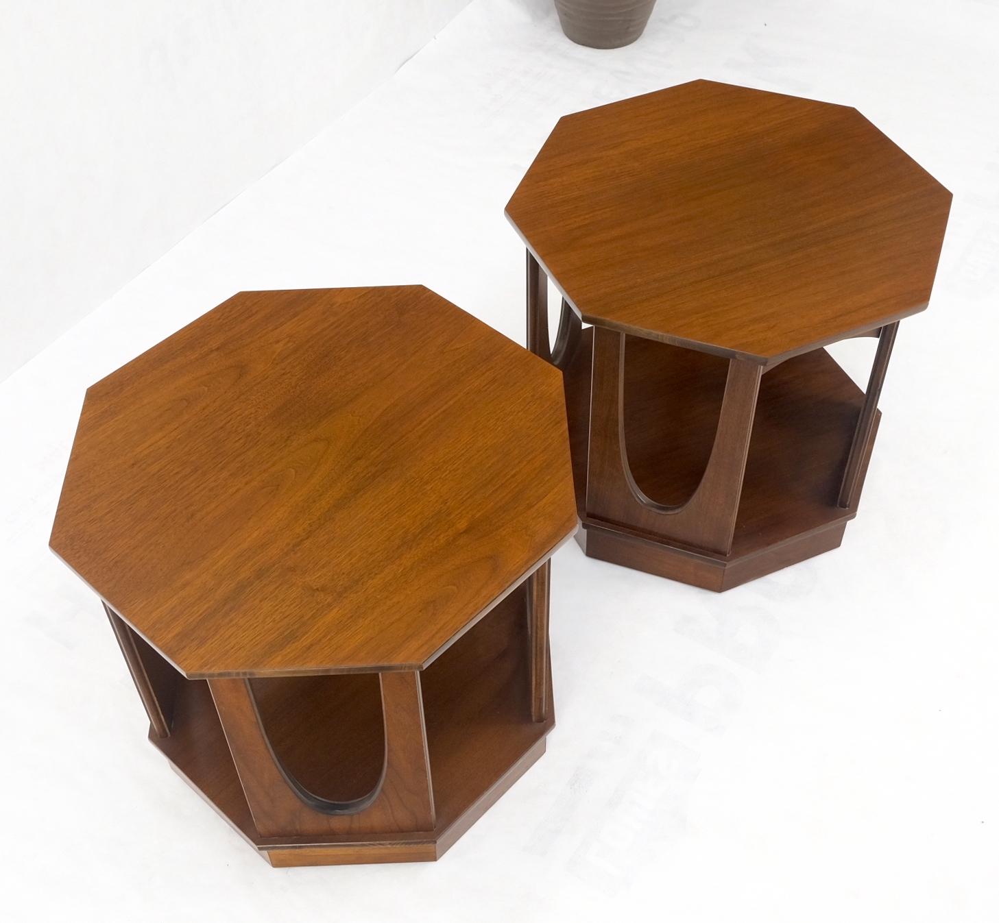 Pair of Mid-Century Modern Walnut Octagon Shape End Side Occasional Tables Mint! For Sale 2