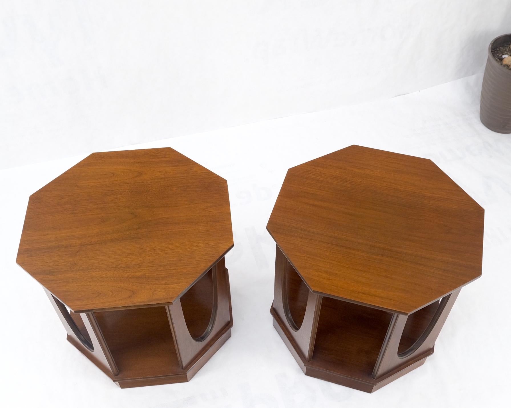 Pair of Mid-Century Modern Walnut Octagon Shape End Side Occasional Tables Mint! For Sale 3