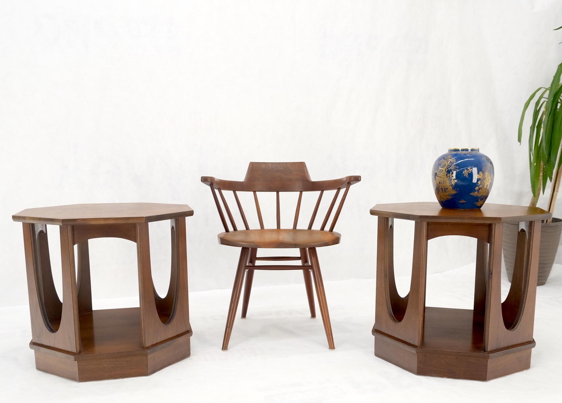 Pair of Mid-Century Modern Walnut Octagon Shape End Side Occasional Tables Mint! For Sale 4