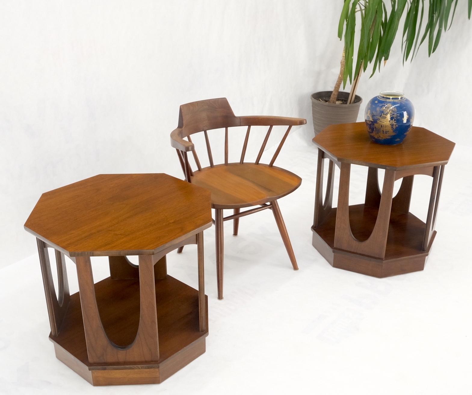Pair of Mid-Century Modern Walnut Octagon Shape End Side Occasional Tables Mint! For Sale 5