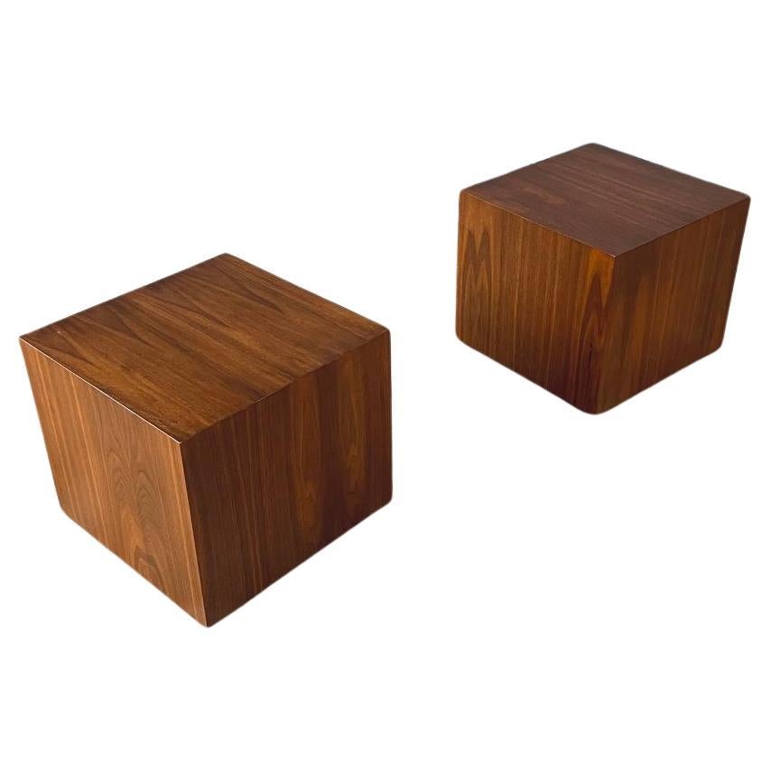 Newly Refinished - Pair of Mid-Century Modern Walnut Pedestal Cube Side Tables For Sale