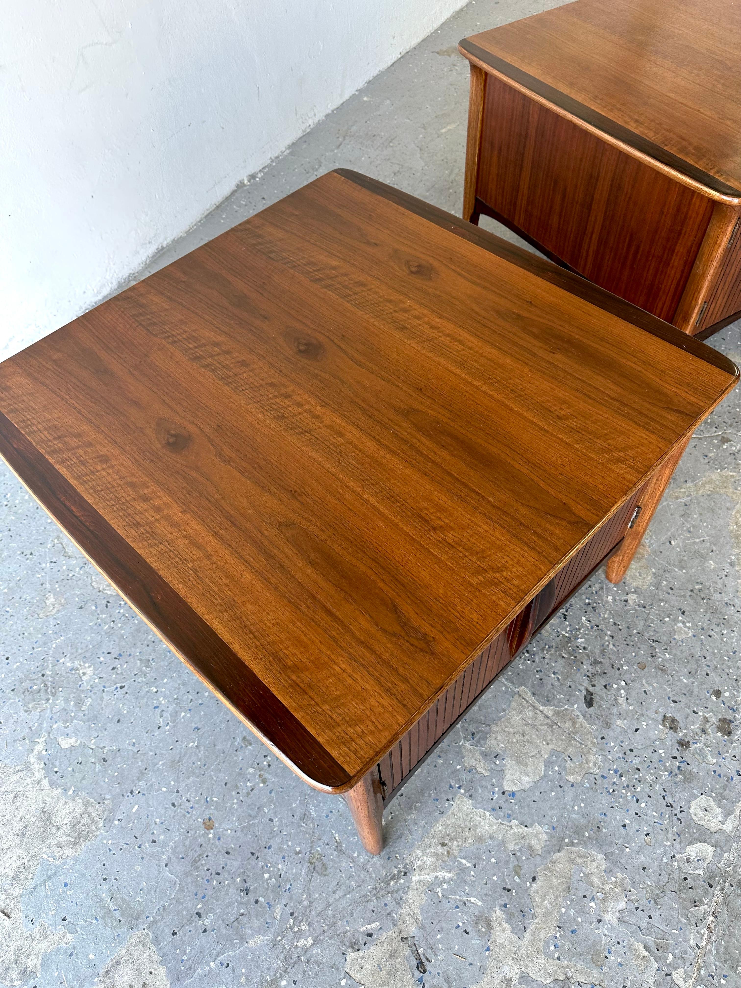 Pair of Mid-Century Modern Walnut & Rosewood Large End / Side Tables For Sale 4