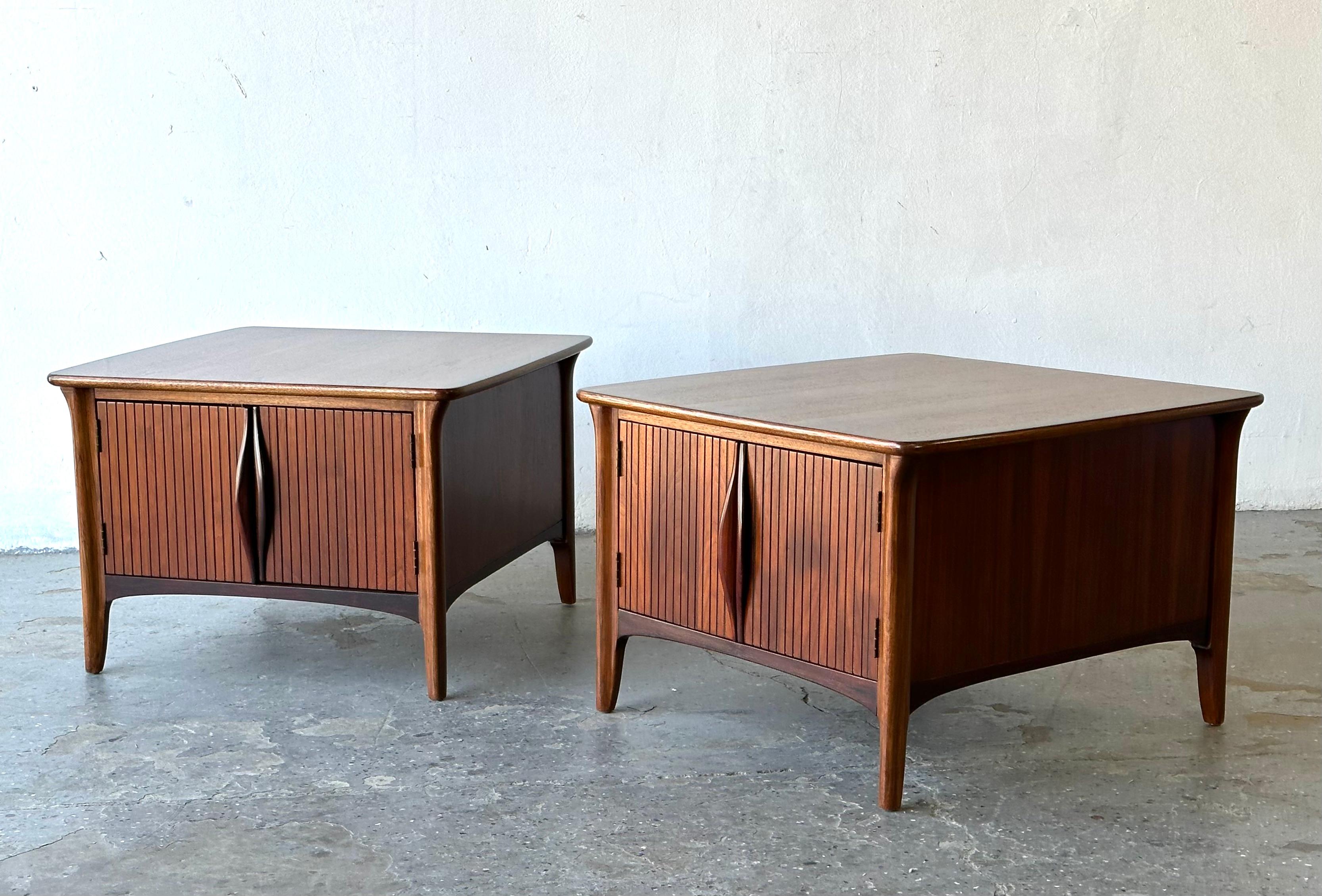 Pair of Mid-Century Modern Walnut & Rosewood Large End / Side Tables For Sale 5