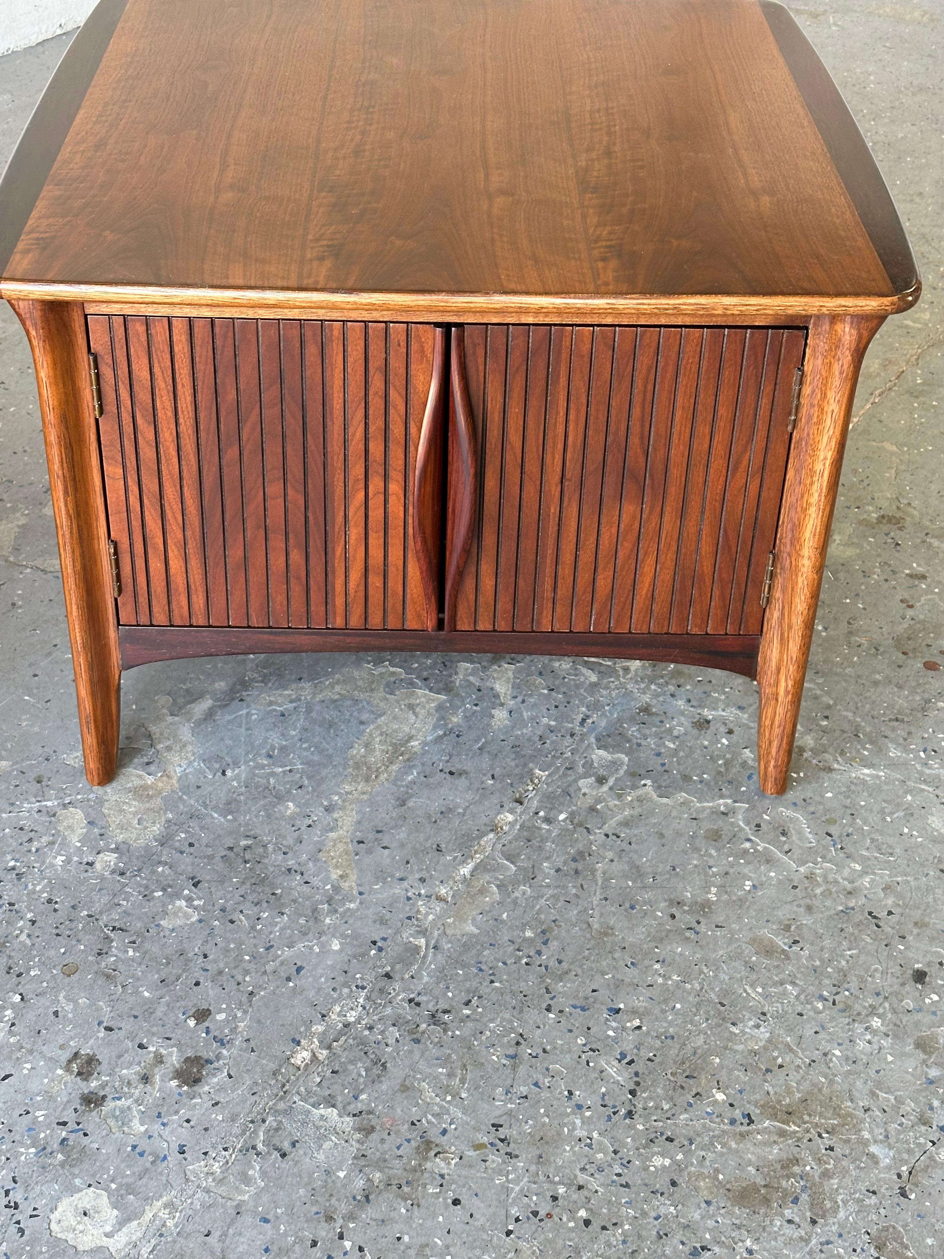 American Pair of Mid-Century Modern Walnut & Rosewood Large End / Side Tables For Sale