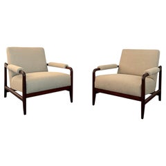 Paar moderne gepolsterte Sessel aus Nussbaumholz aus der Mitte des Jahrhunderts