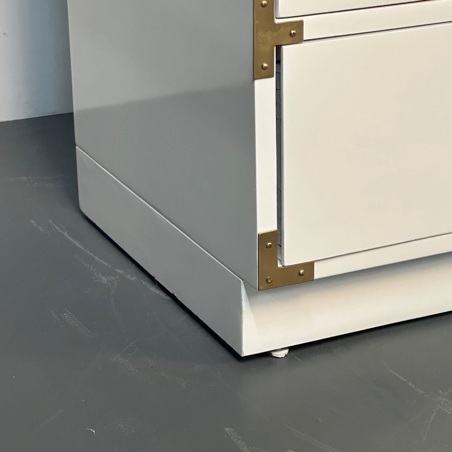 Pair of Mid-Century Modern White Campaign Dressers / Nightstands, Brass Accent In Good Condition In Manhasset, NY