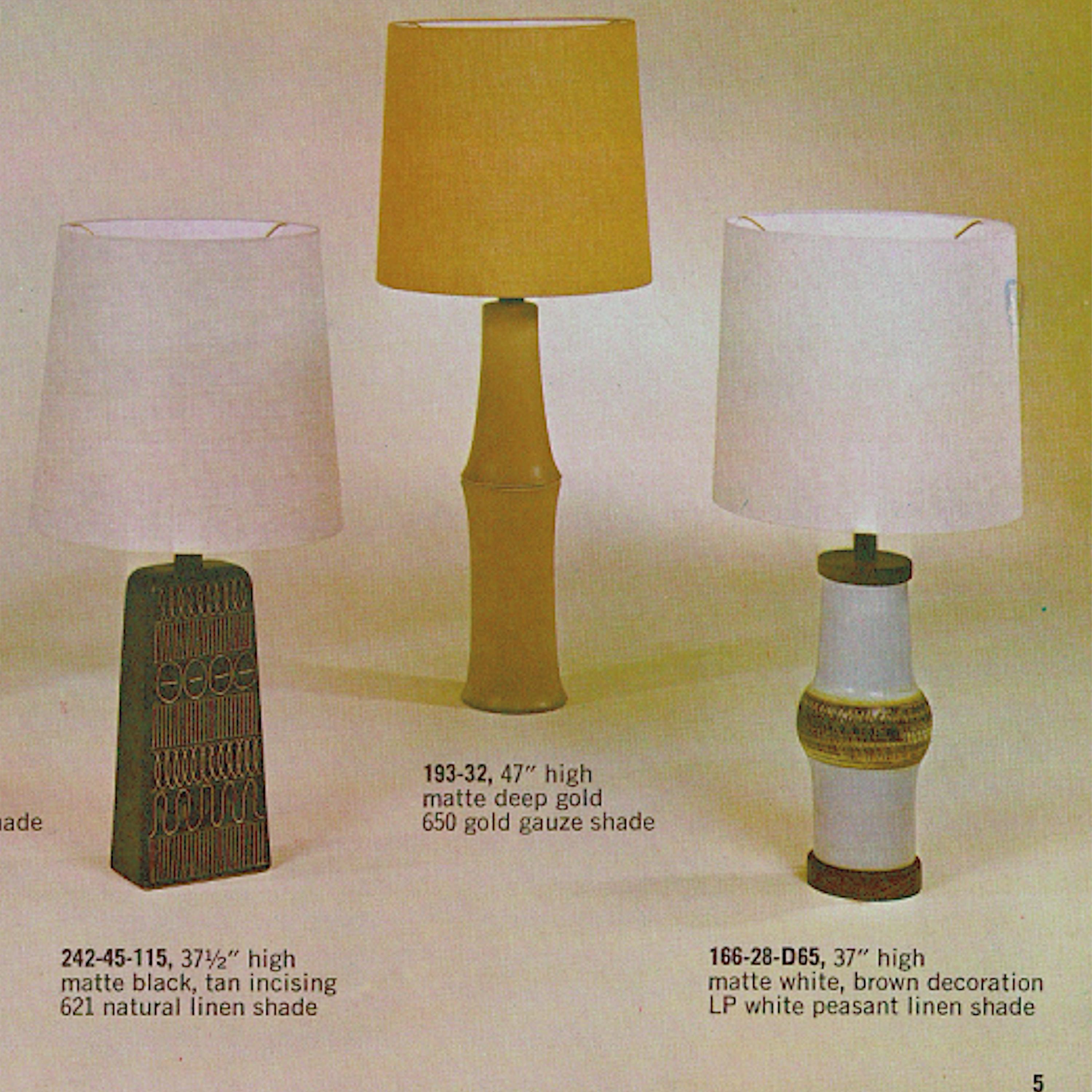 Pair of Mid-Century Modern White Ceramic Table Lamps by Martz Marshall Studios For Sale 3
