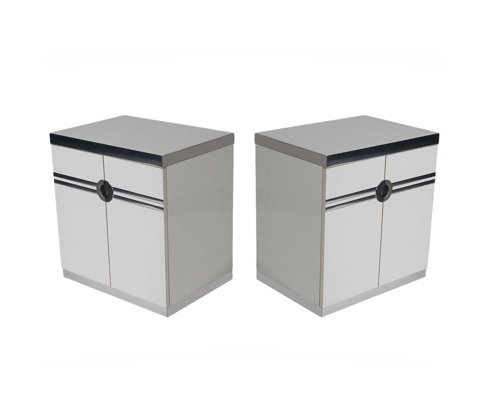 French Pair of Mid-Century Modern White Nightstands by Pierre Cardin in Art Deco Form For Sale