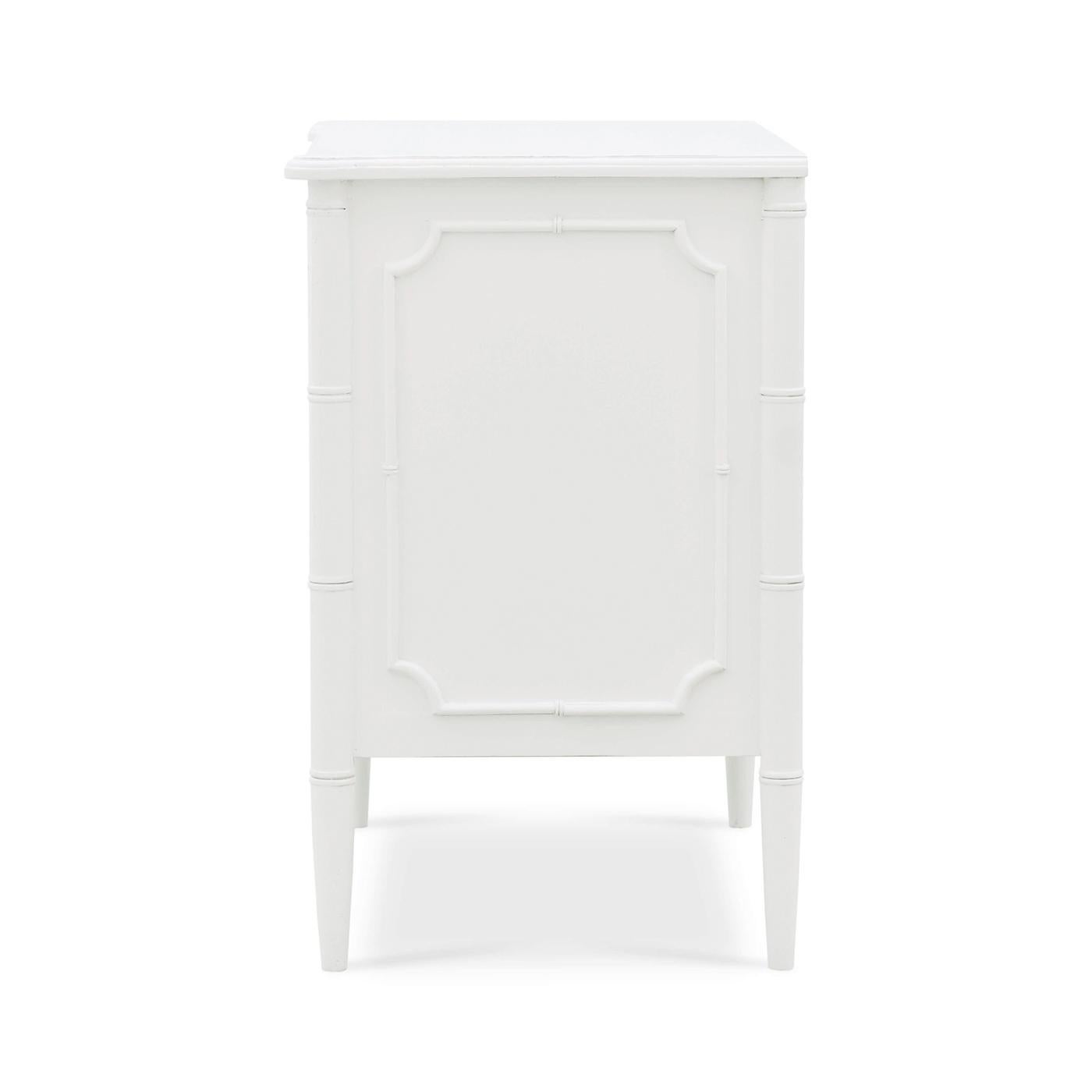 Pair of Mid Century Modern White Painted Nightstands In New Condition For Sale In Westwood, NJ