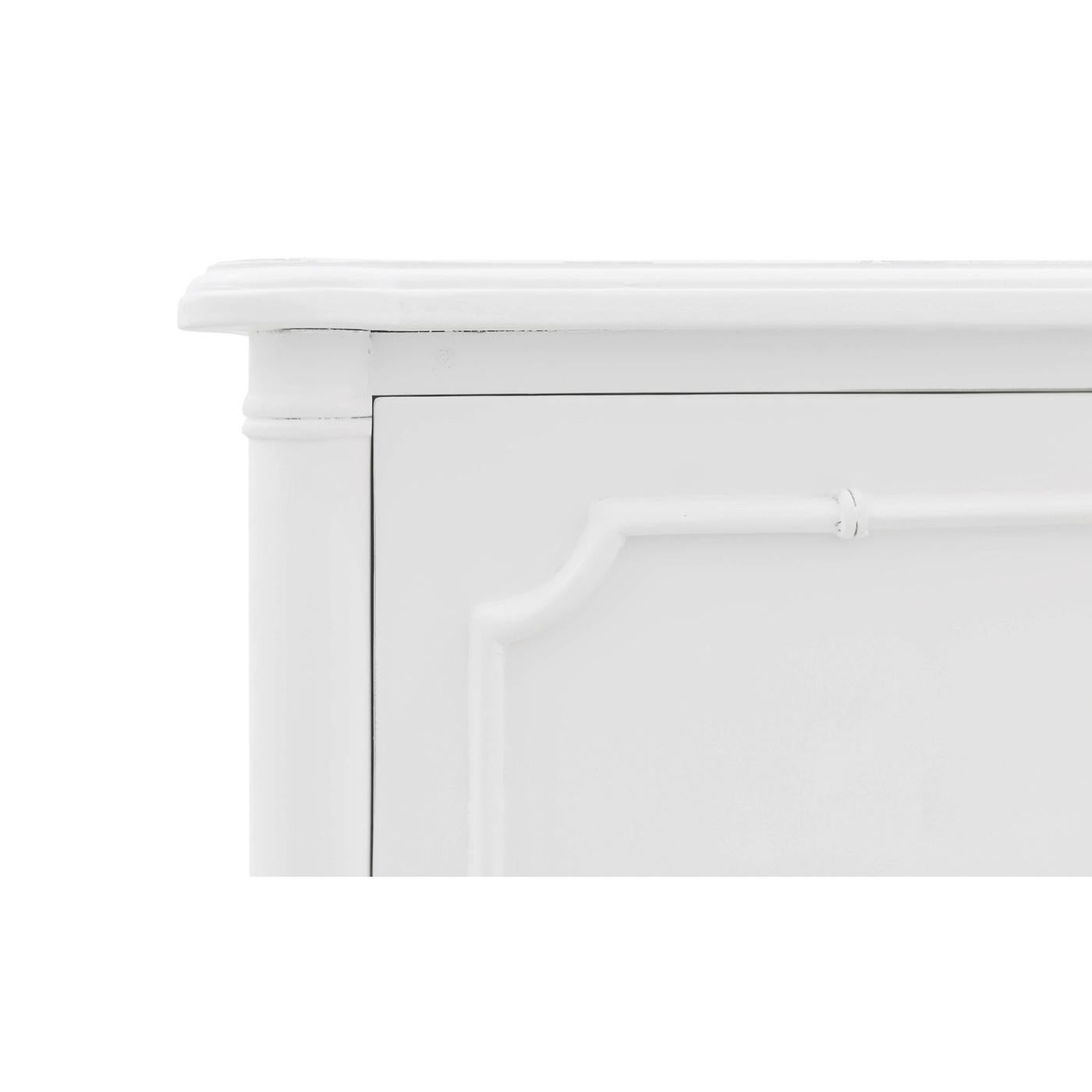 Pair of Mid Century Modern White Painted Nightstands For Sale 1