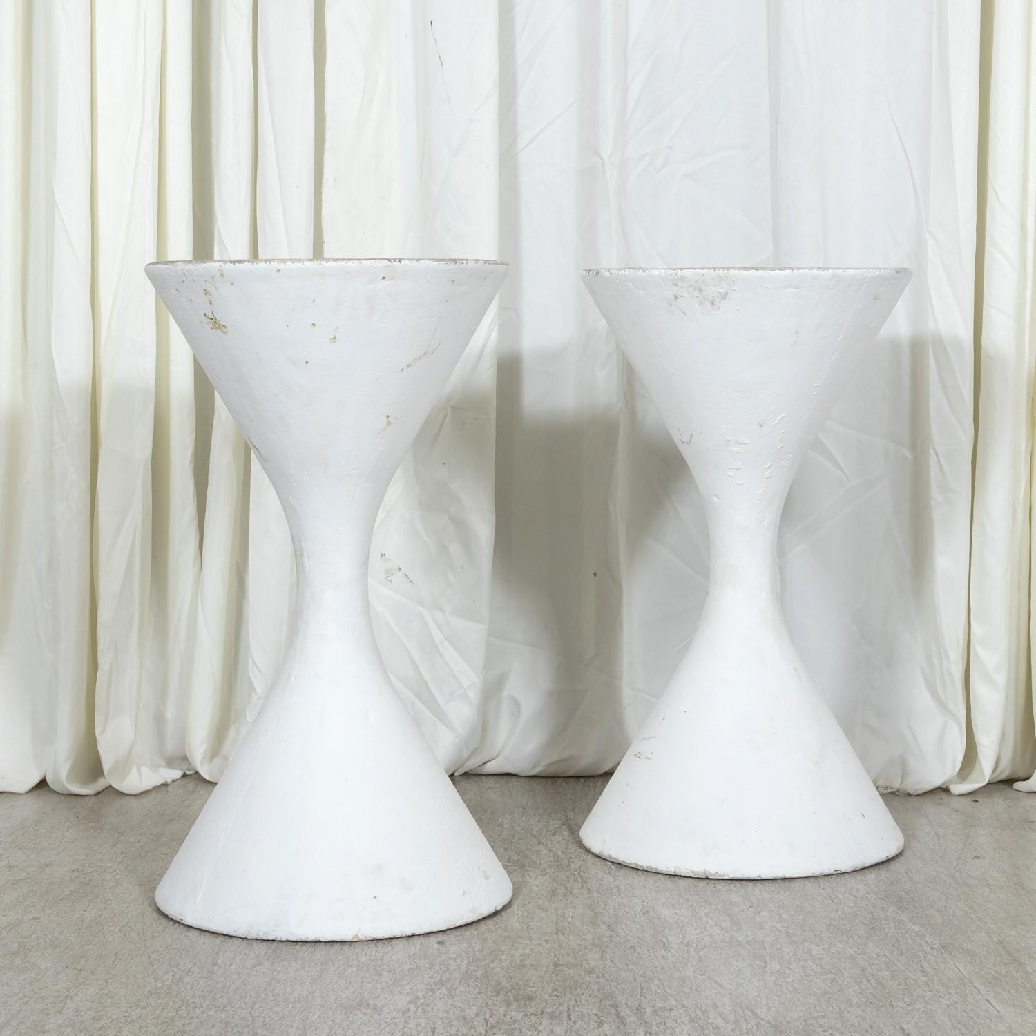 Pair of Mid-Century Modern Willy Guhl X-Large Hourglass Diablo Planters For Sale 6