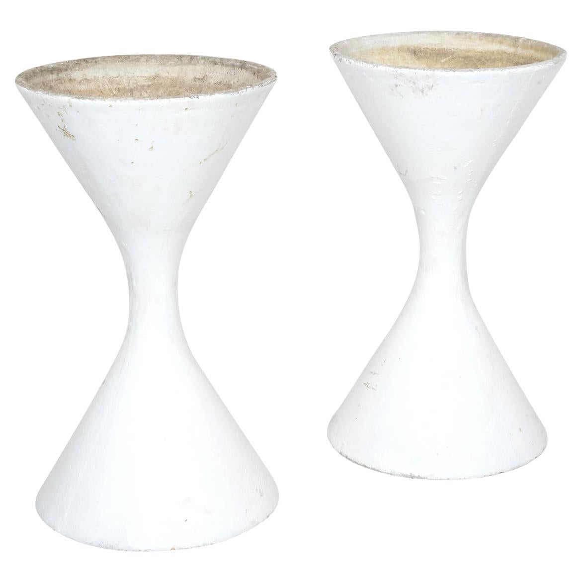  Pair of Mid-Century Modern Willy Guhl X-Large Hourglass Diablo Planters For Sale
