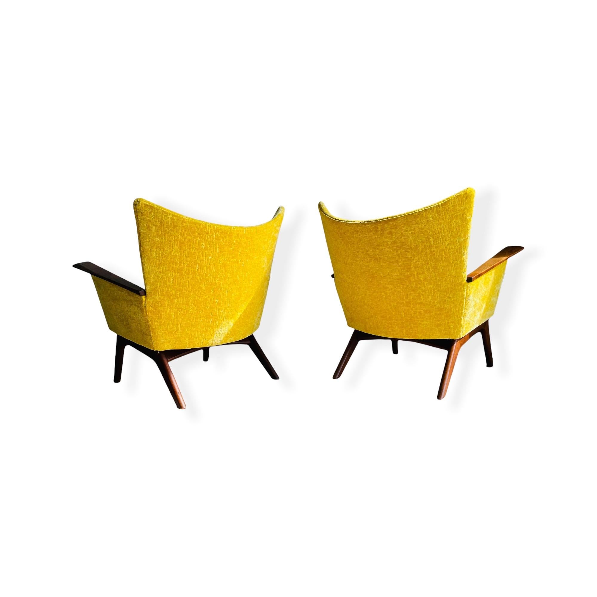 Rare Pair Adrian Pearsall Wingback Lounge Chairs In Good Condition In Brooklyn, NY