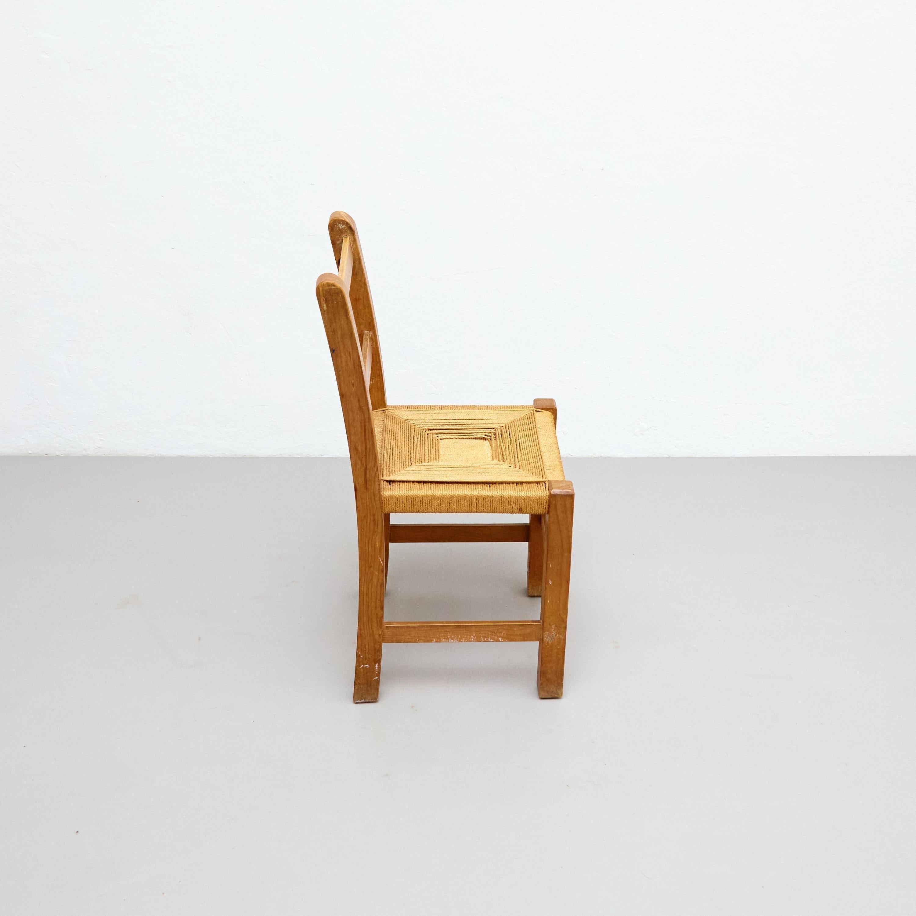 Paar moderne Holz- und Rattanstühle aus der Mitte des Jahrhunderts, um 1950, französischer Rationalismus im Angebot 7