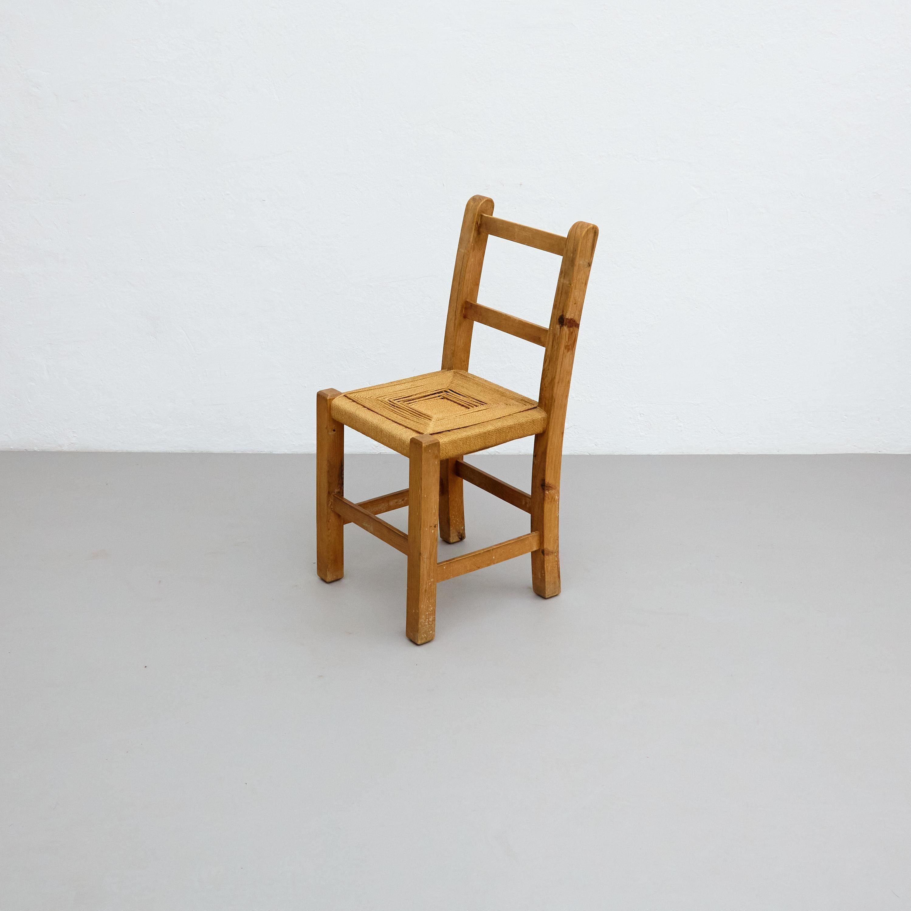 Paar moderne Holz- und Rattanstühle aus der Mitte des Jahrhunderts, um 1950, französischer Rationalismus im Angebot 2