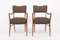 Paar Mid Century Modern Wood & Brown gepolsterte Sessel, 1950er Jahre