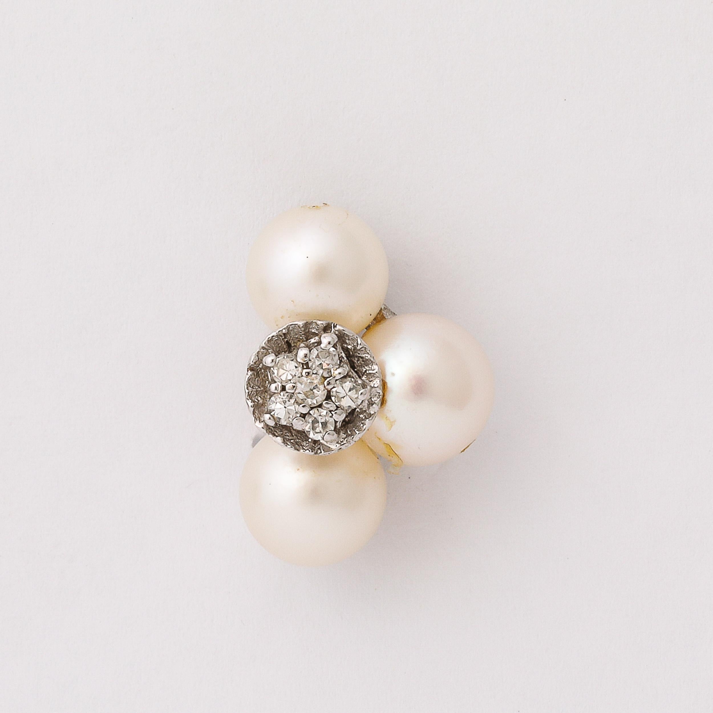 Coppia di orecchini modernisti di metà secolo in oro bianco 14K con perle coltivate e diamanti in vendita 5