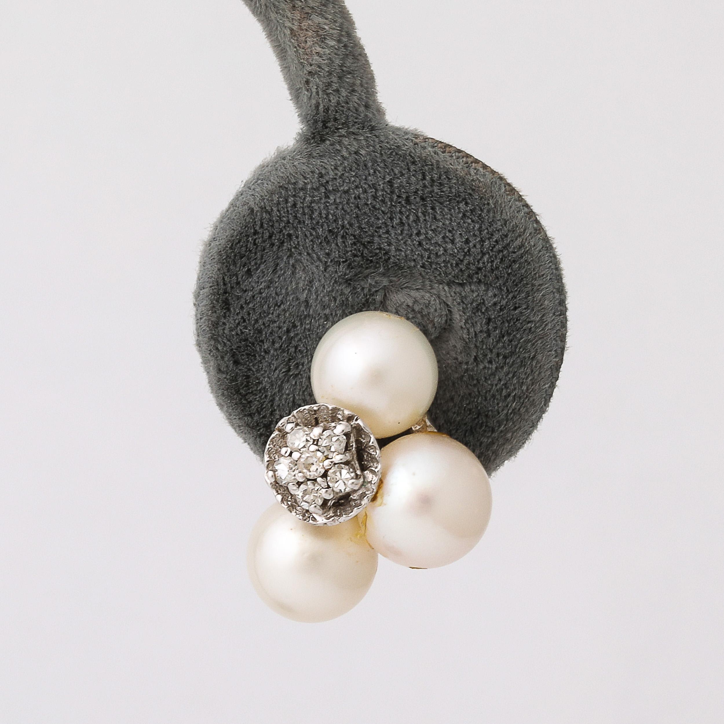 Coppia di orecchini modernisti di metà secolo in oro bianco 14K con perle coltivate e diamanti in vendita 3