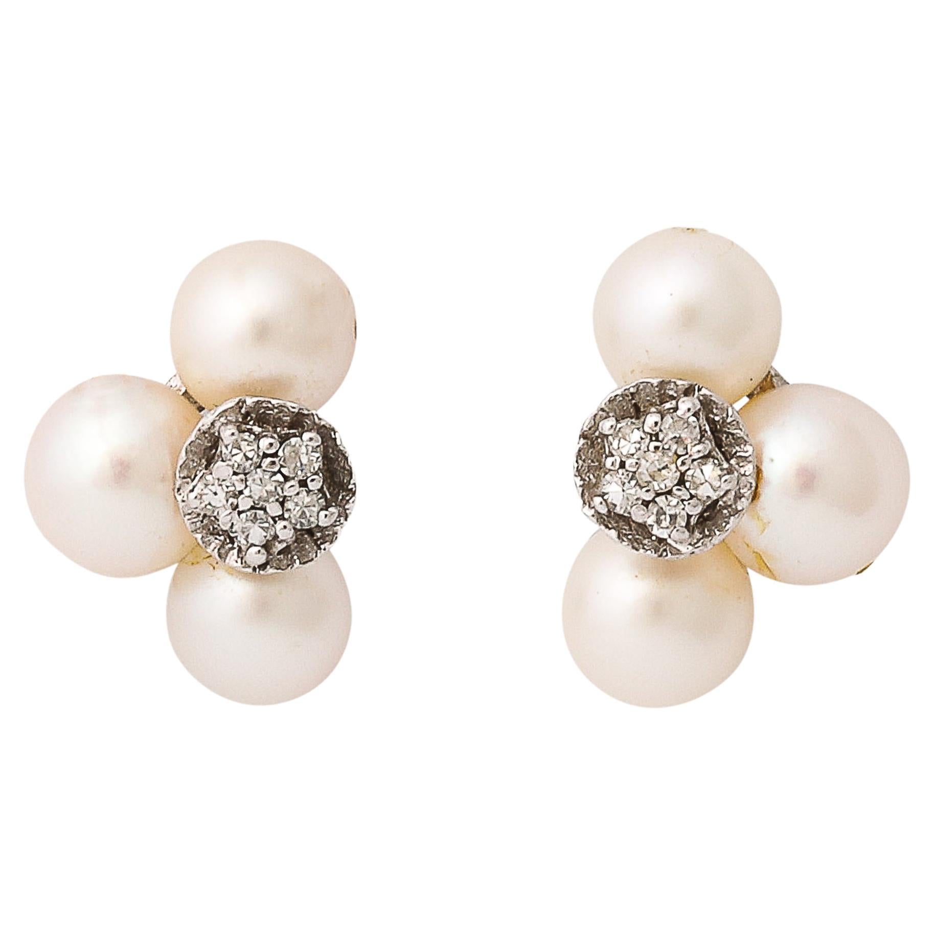 Coppia di orecchini modernisti di metà secolo in oro bianco 14K con perle coltivate e diamanti