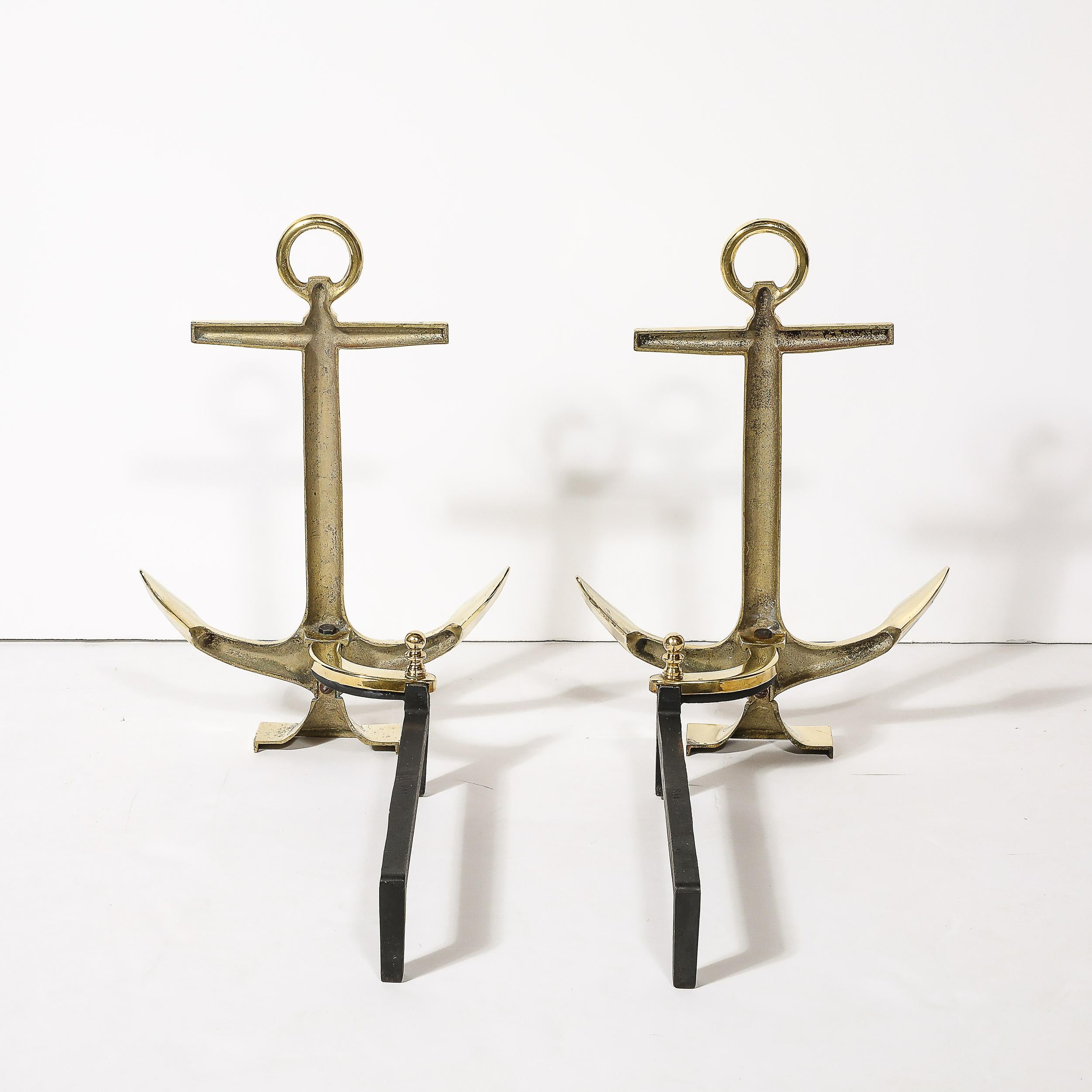 Coppia di candelabri ad ancora modernisti di metà secolo in ottone lucido in vendita 2