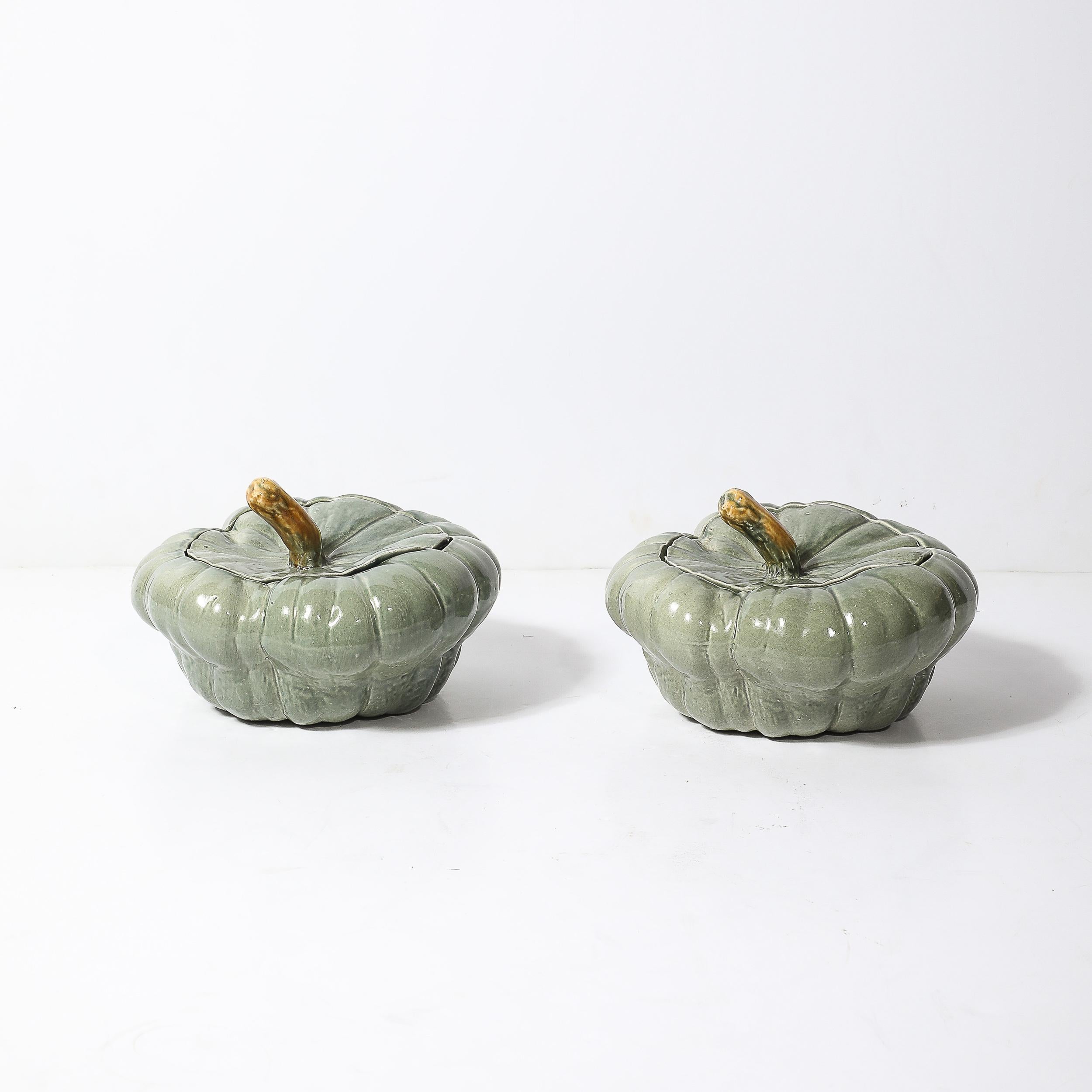 Mid-Century Modern Paire de soupières à couvercle en céramique moderniste du milieu du siècle dernier en vente