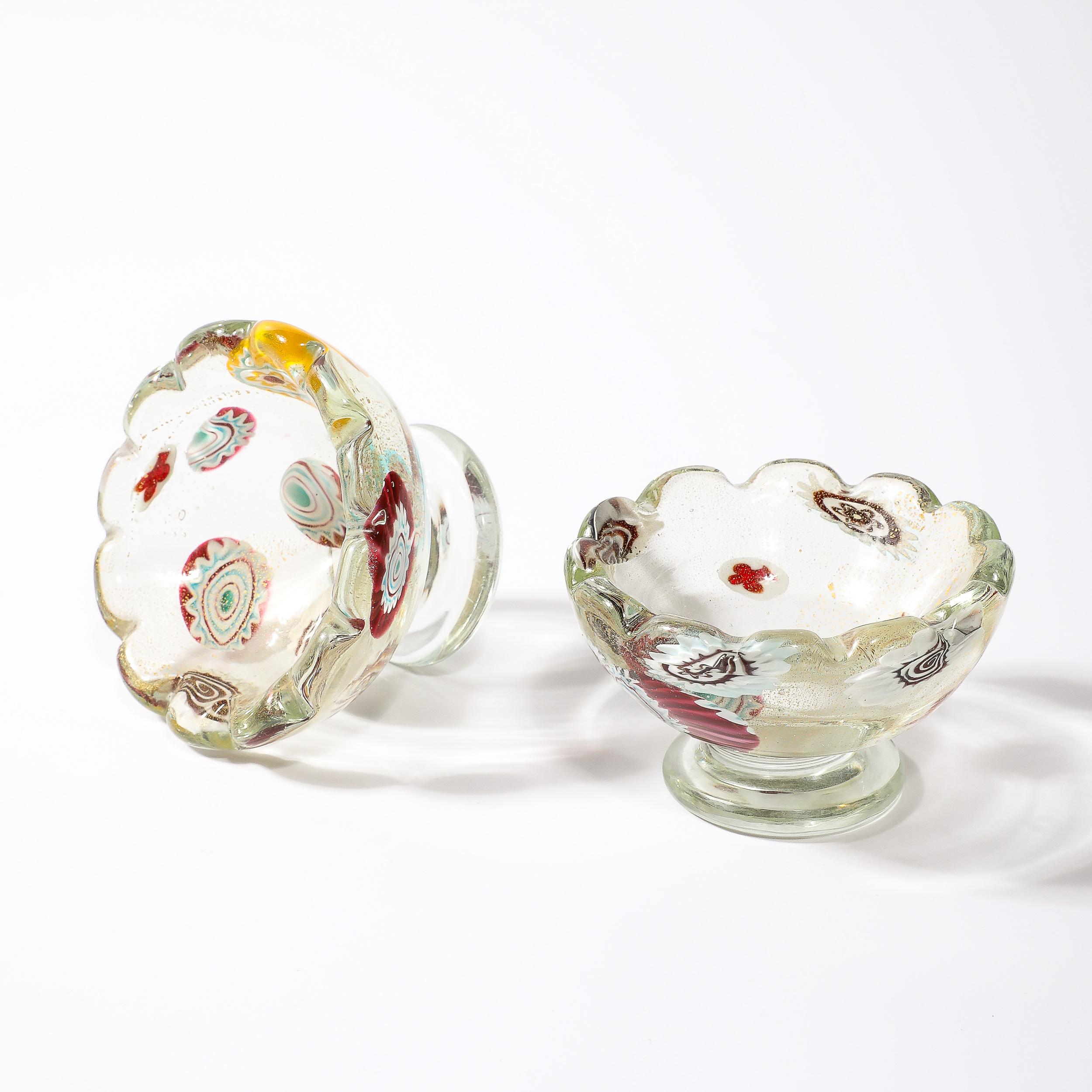 Paire de bols modernistes du milieu du siècle en verre de Murano soufflé à la main avec bords festonnés en vente 4