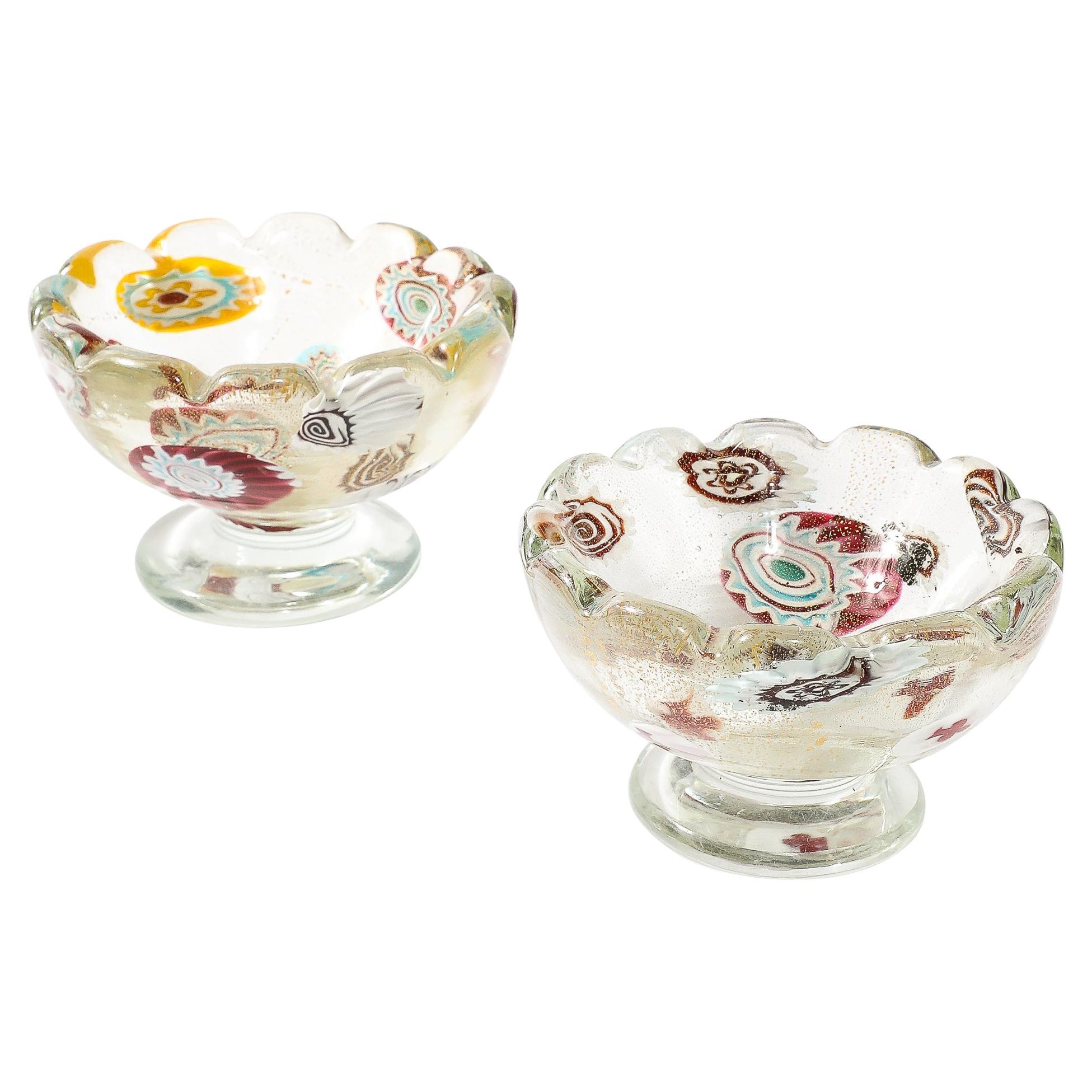 Paire de bols modernistes du milieu du siècle en verre de Murano soufflé à la main avec bords festonnés