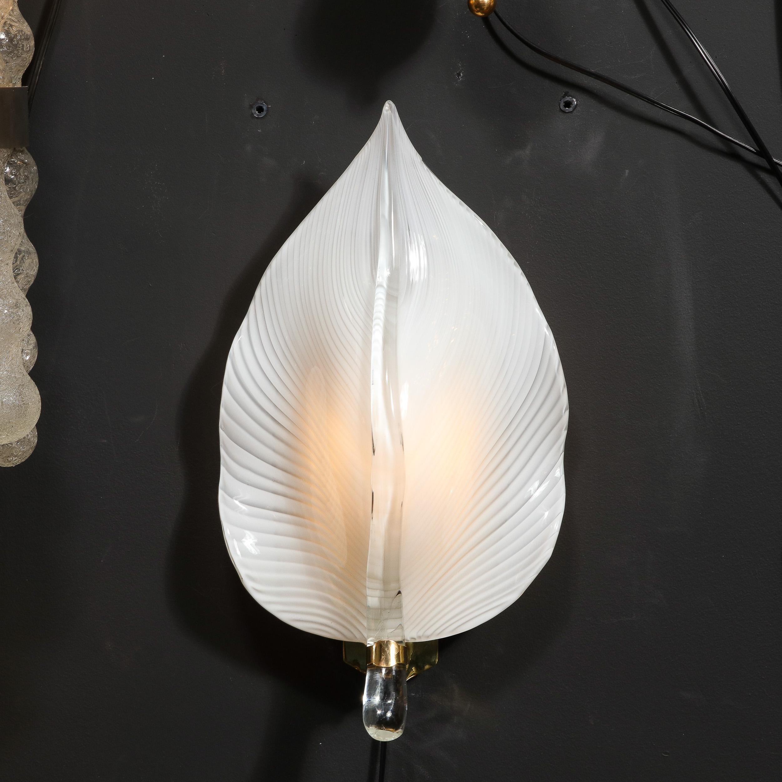 Pair of Mid-Century Modernist Handblown Murano Glass Leaf Sconces by Franco Luce In Excellent Condition In New York, NY