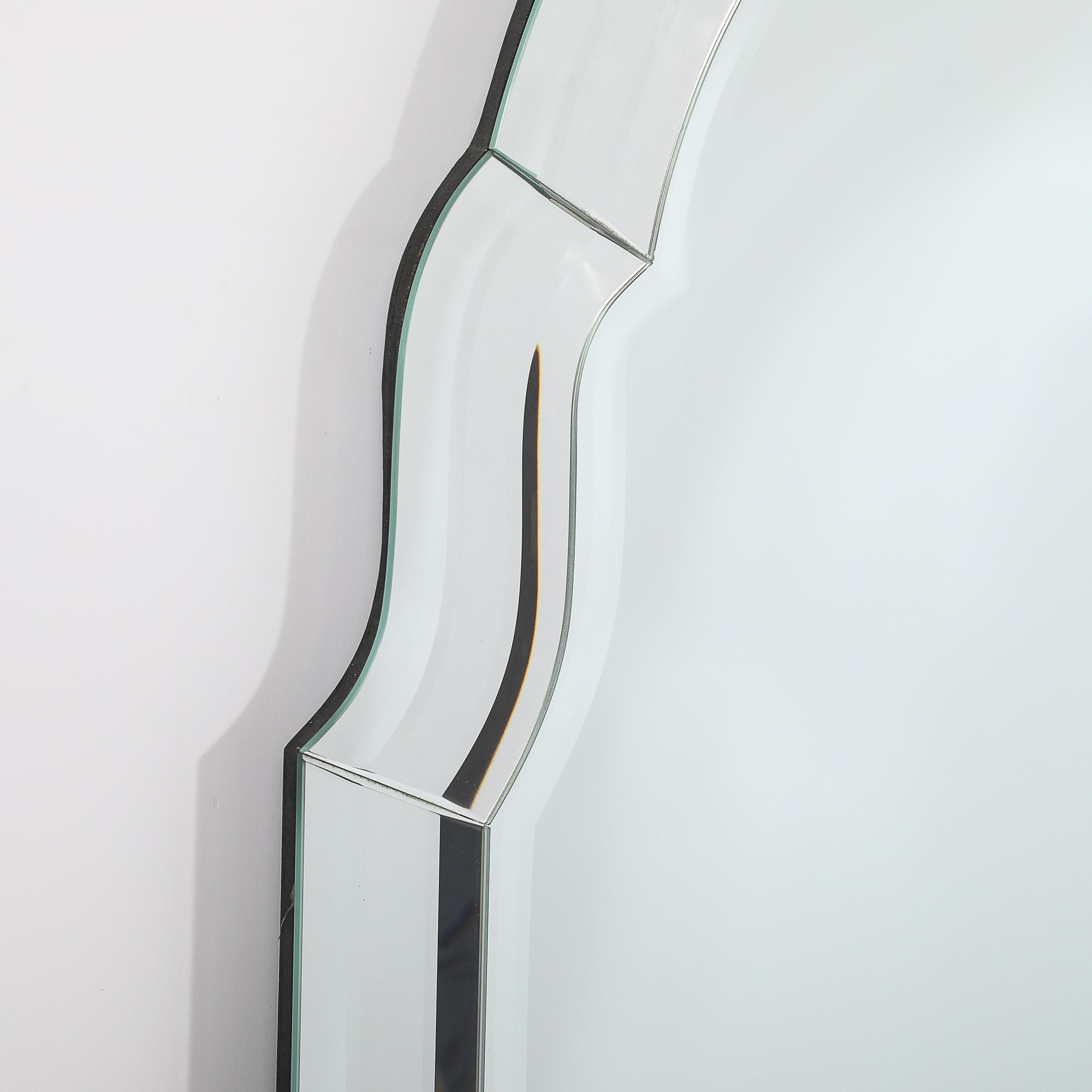 Miroir Paire de miroirs en forme d'arche avec biseau, de style moderniste du milieu du siècle, à empattement serré en vente