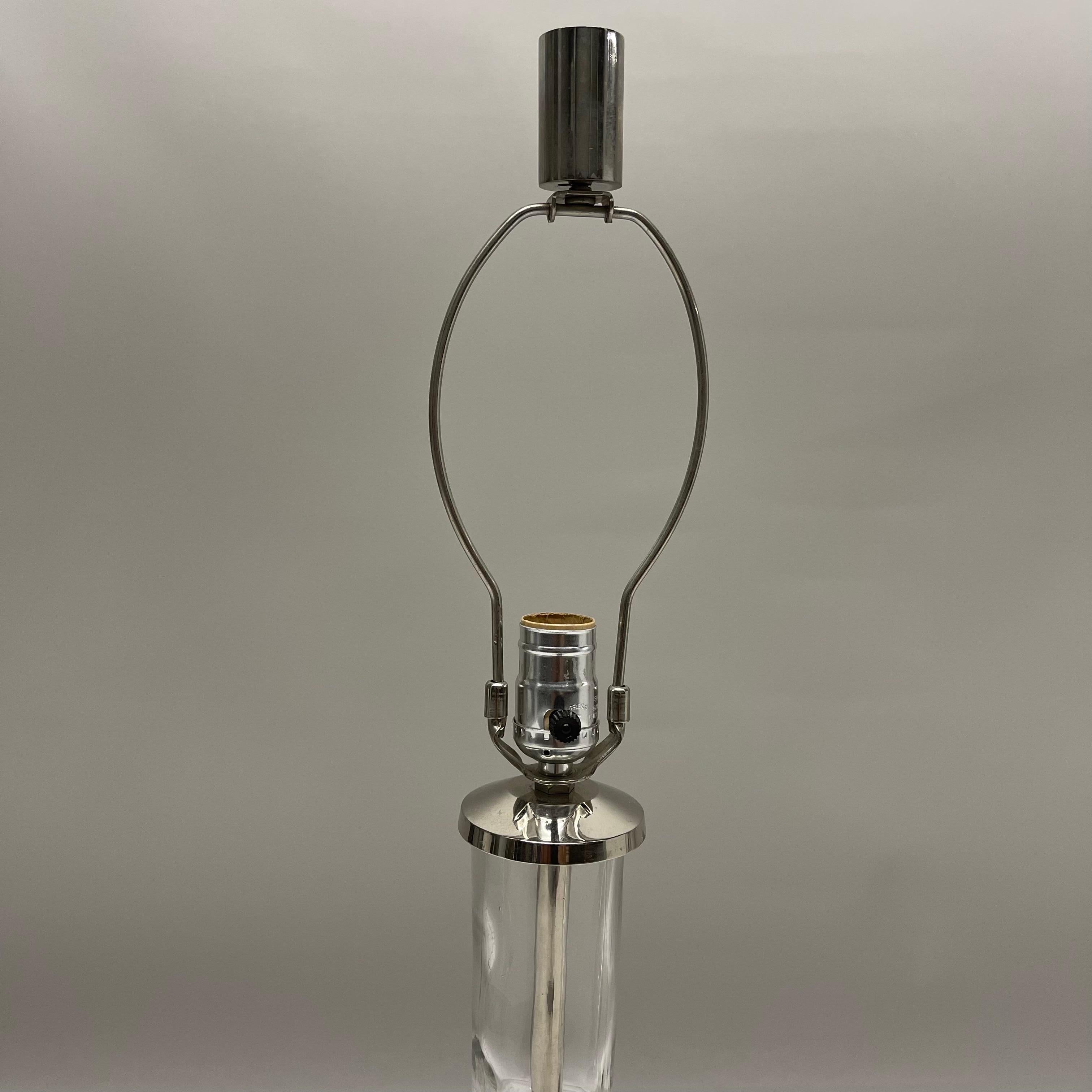 Lampe aus mundgeblasenem Glas und gebürstetem Nickel mit Papierschirmen aus der Mitte des Jahrhunderts, Paar im Angebot 2