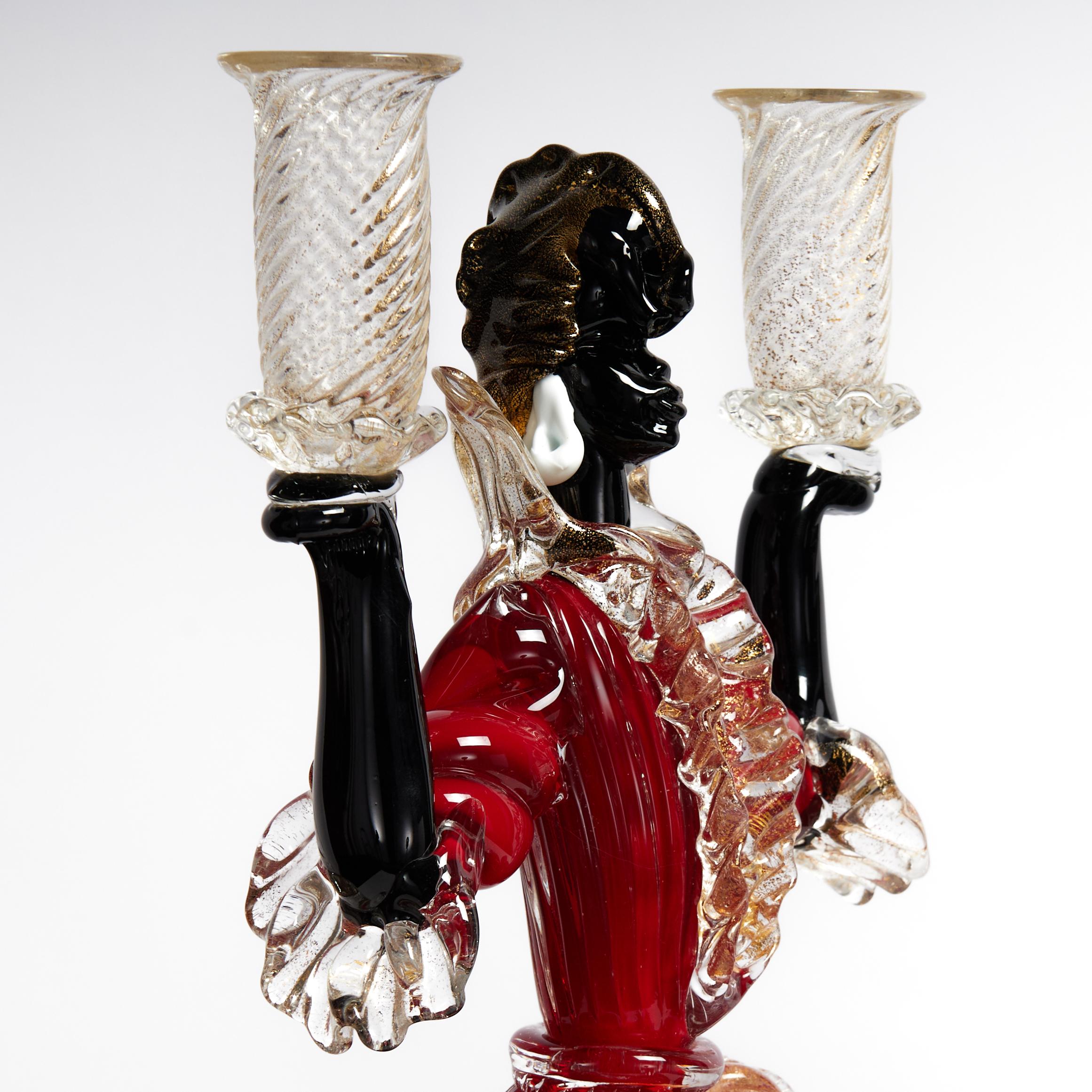 Coppia di candelieri a figura danzante in vetro di Murano della metà del secolo scorso in vendita 6