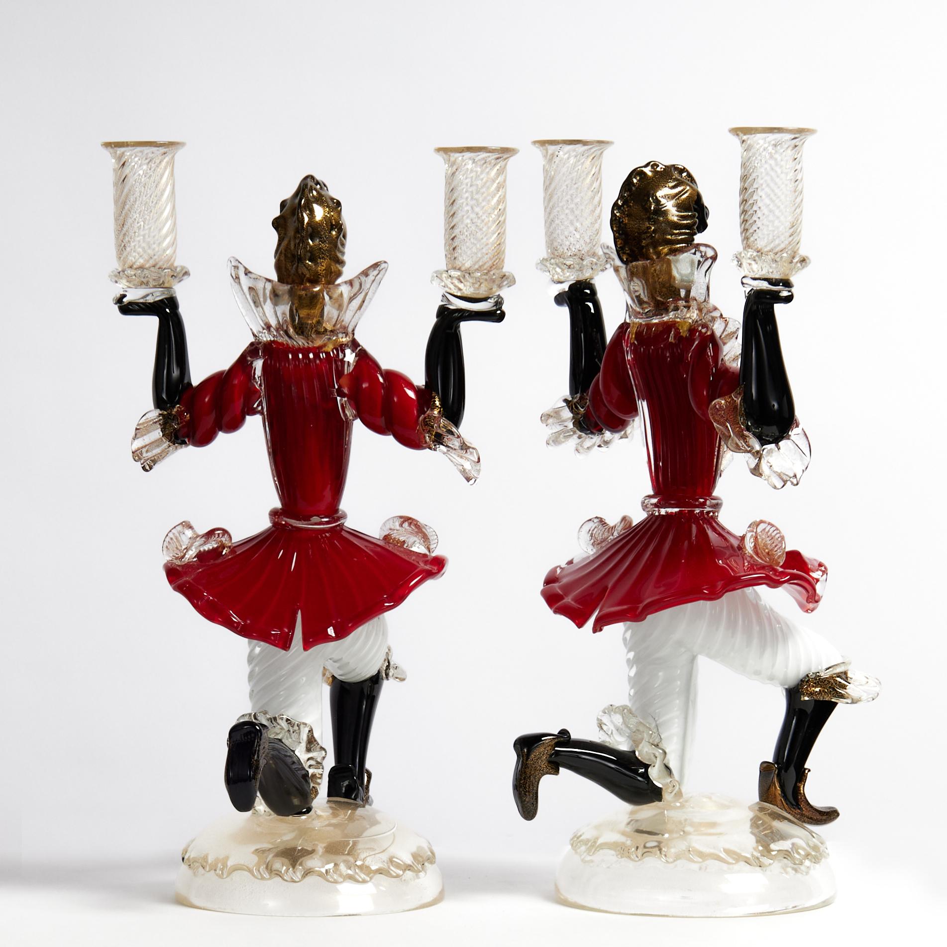 Mid-Century moderno Coppia di candelieri a figura danzante in vetro di Murano della metà del secolo scorso in vendita