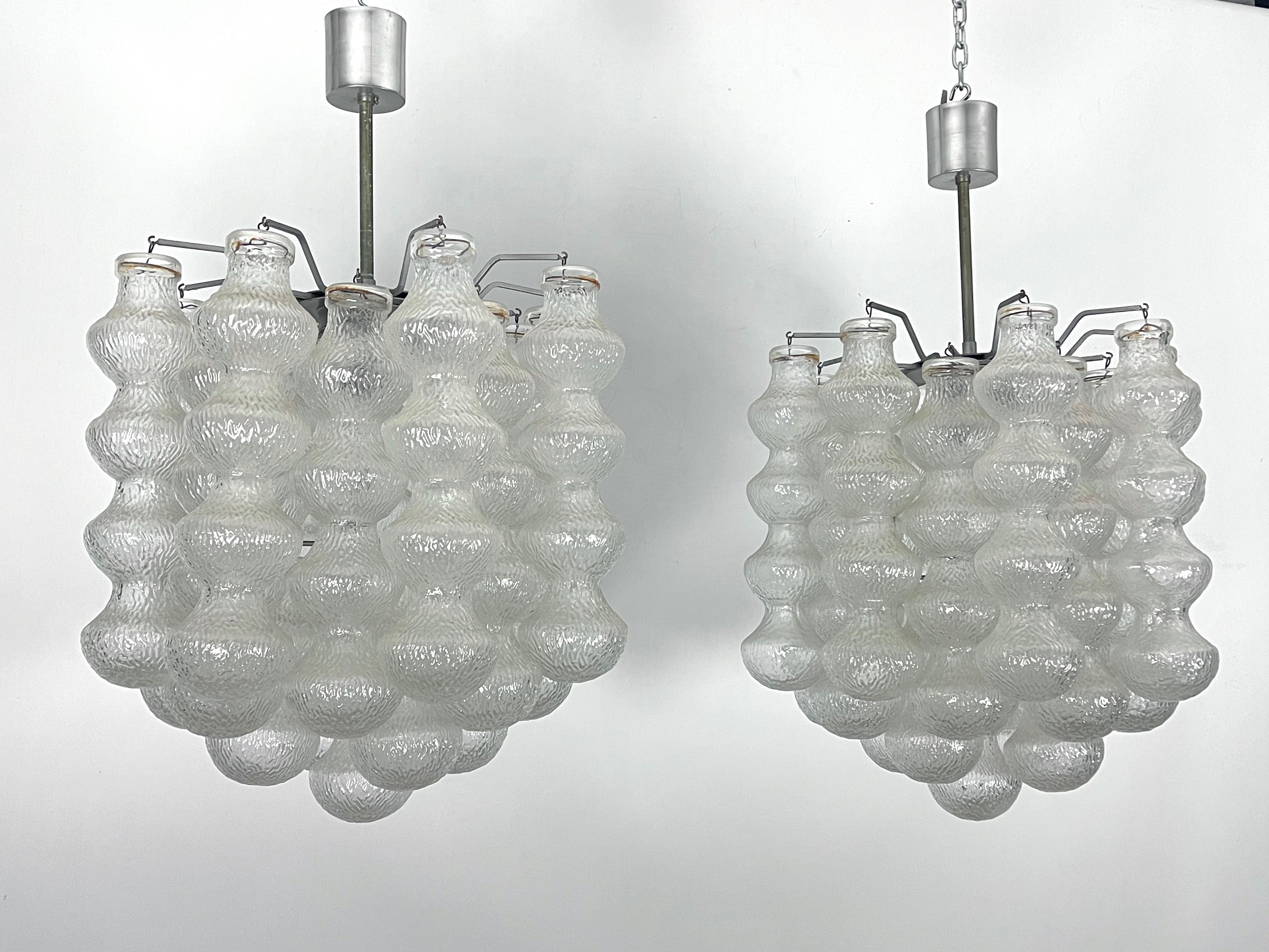 Pair of Mid-Century Murano Bubble Glass chandeliers. Italy 1960s In Good Condition For Sale In Catania, CT