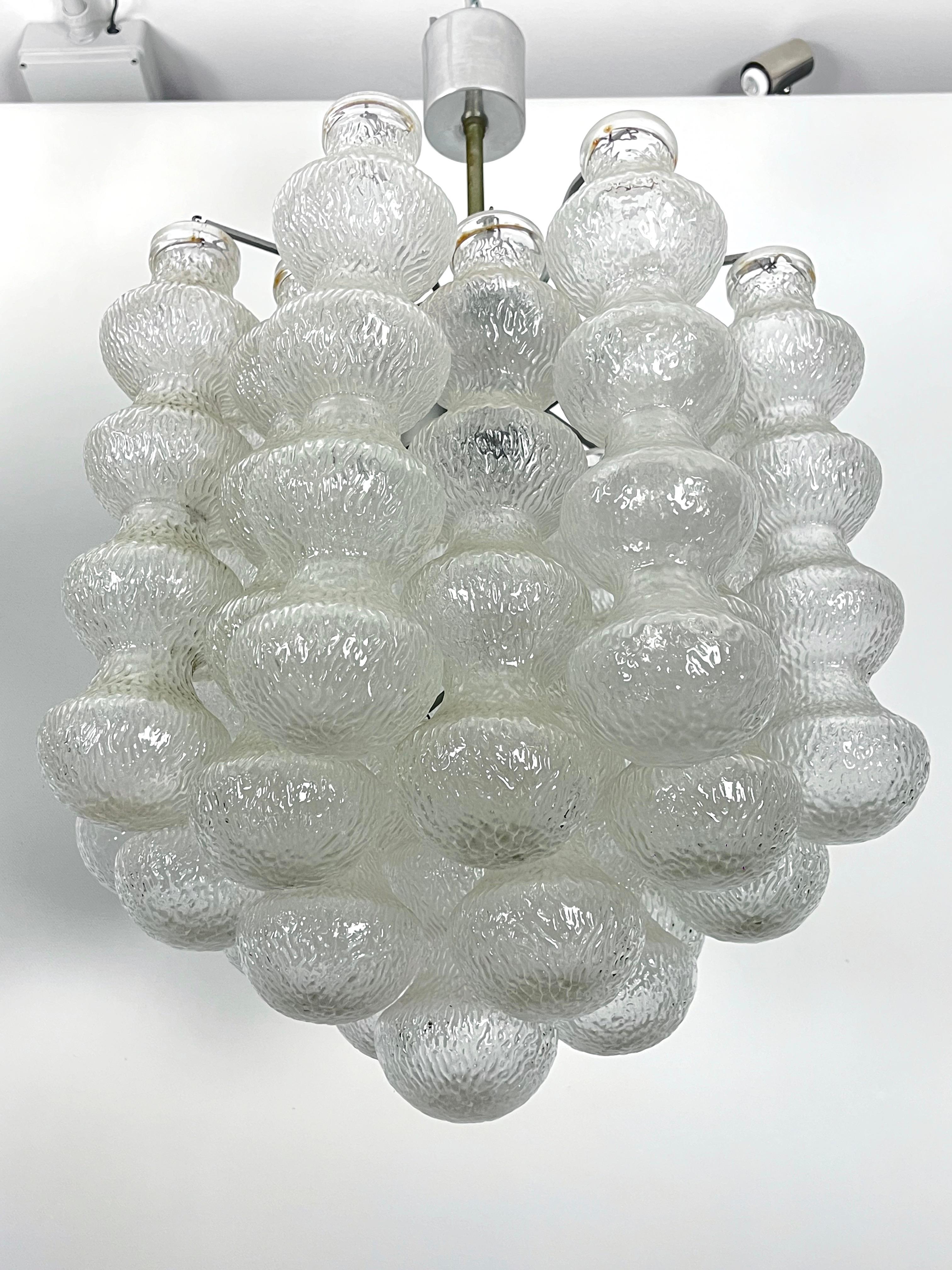 Pair of Mid-Century Murano Bubble Glass chandeliers. Italy 1960s For Sale 1