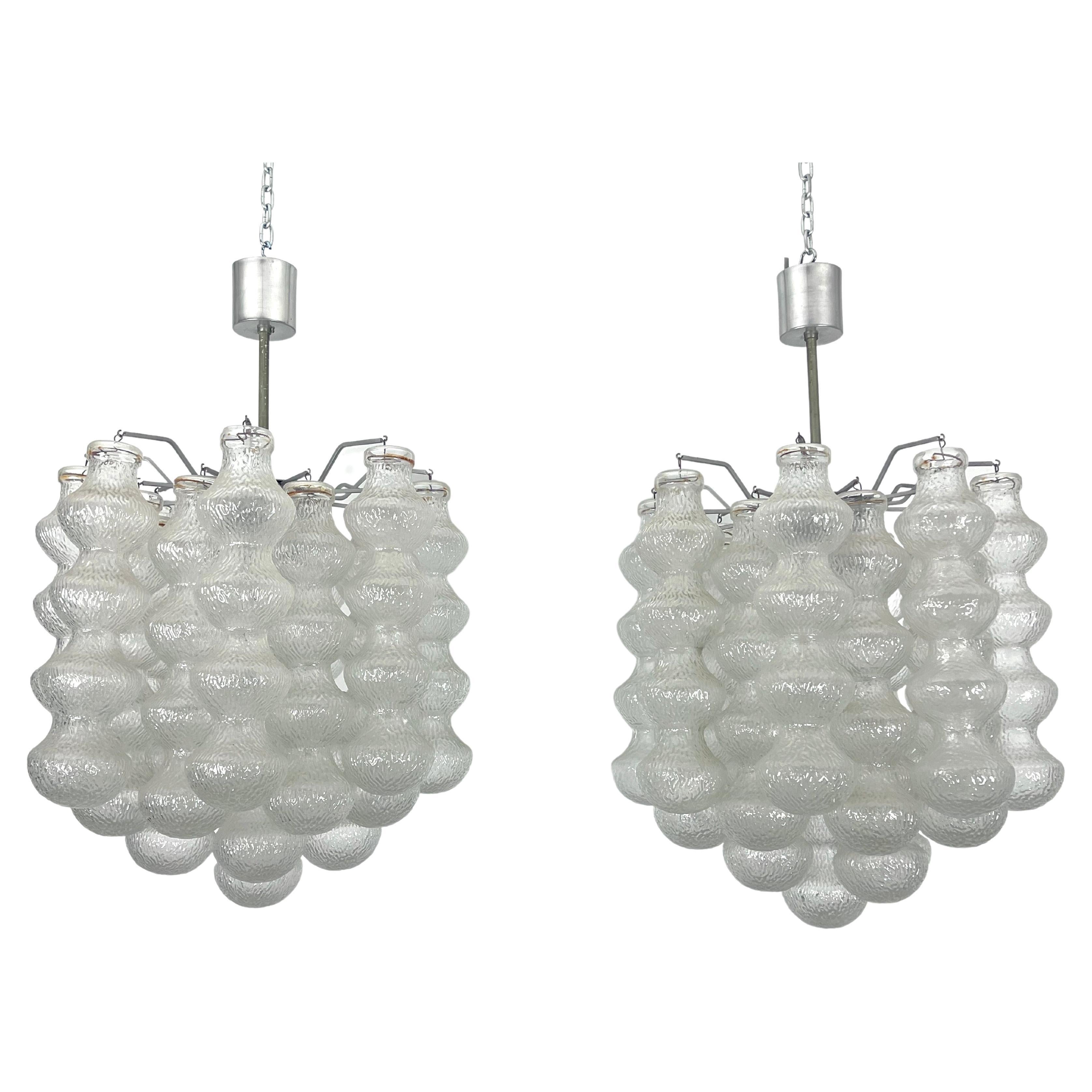 Coppia di lampadari in vetro a bolle di Murano della metà del secolo scorso. Italia anni '60