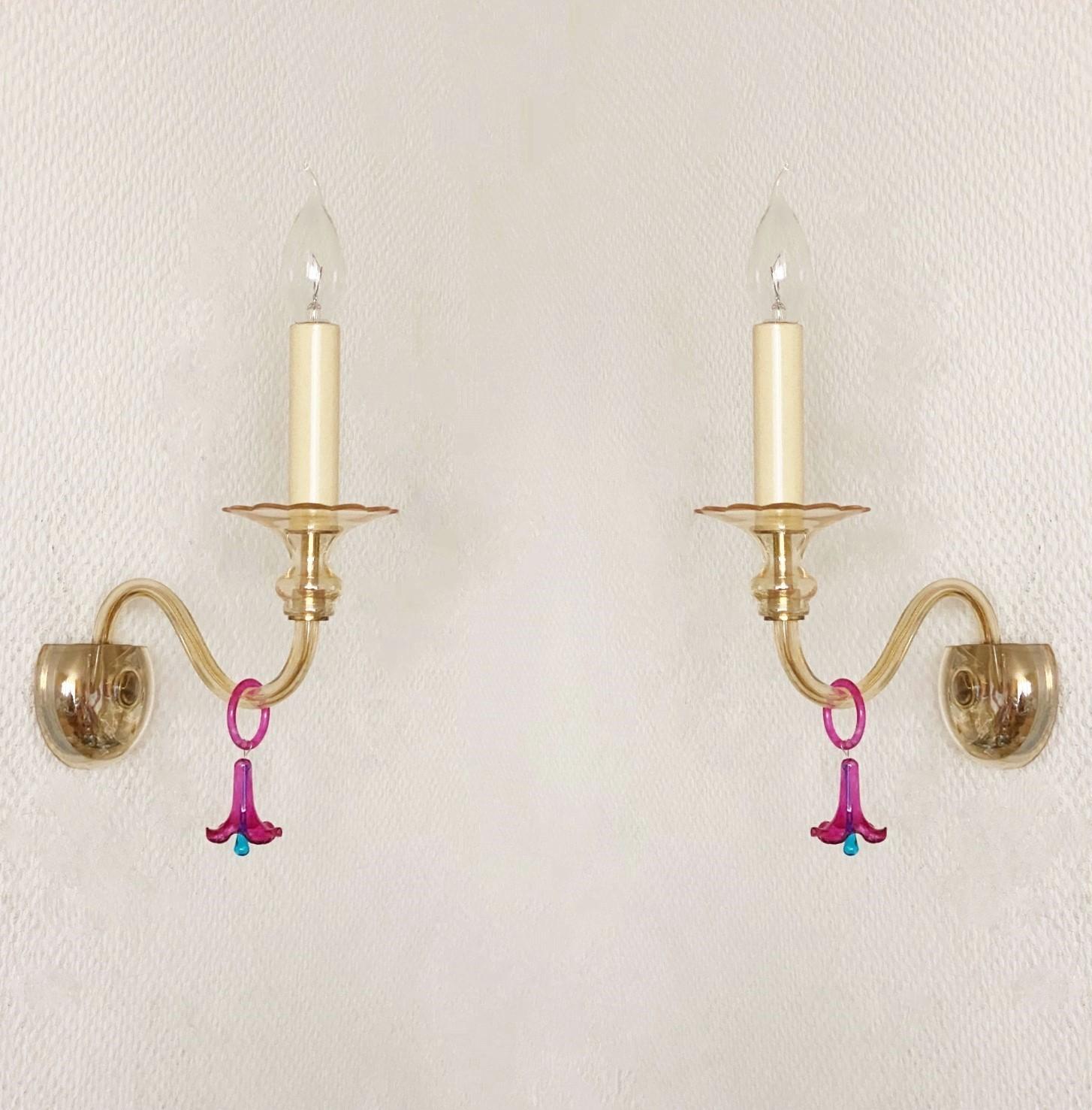 20th Century Pair of Mid-Century Murano Glass Tulip Wall Sconces Brass Mounted, Italy, 1950s