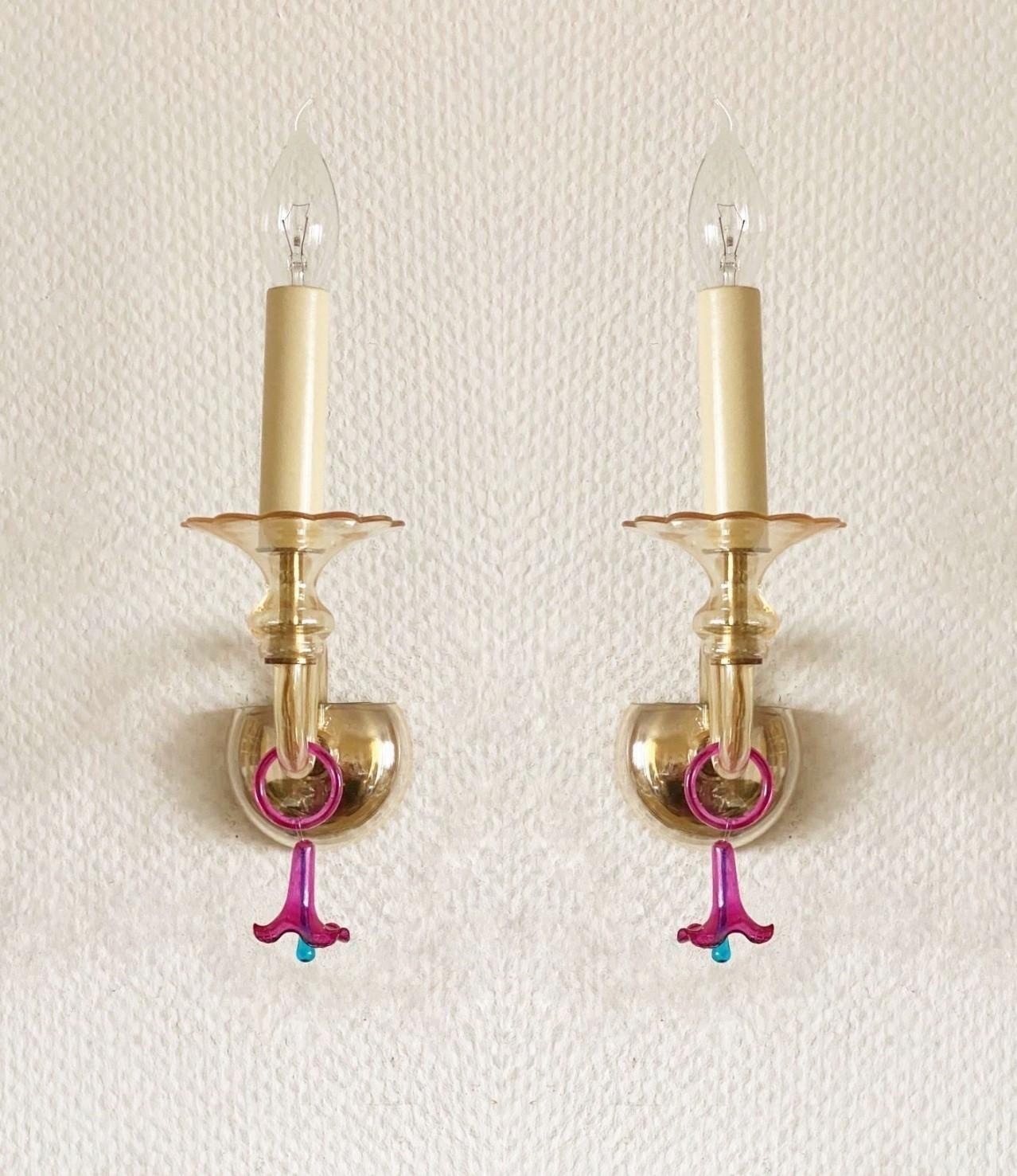 Pair of Mid-Century Murano Glass Tulip Wall Sconces Brass Mounted, Italy, 1950s 1