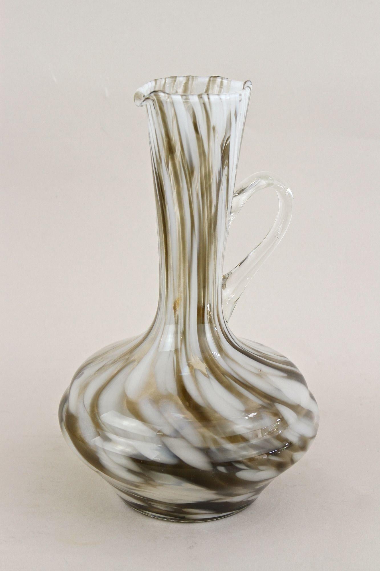 Coppia di vasi e caraffe in vetro di Murano della metà del secolo scorso, bianco/marrone - Italia 1960 ca. in vendita 3