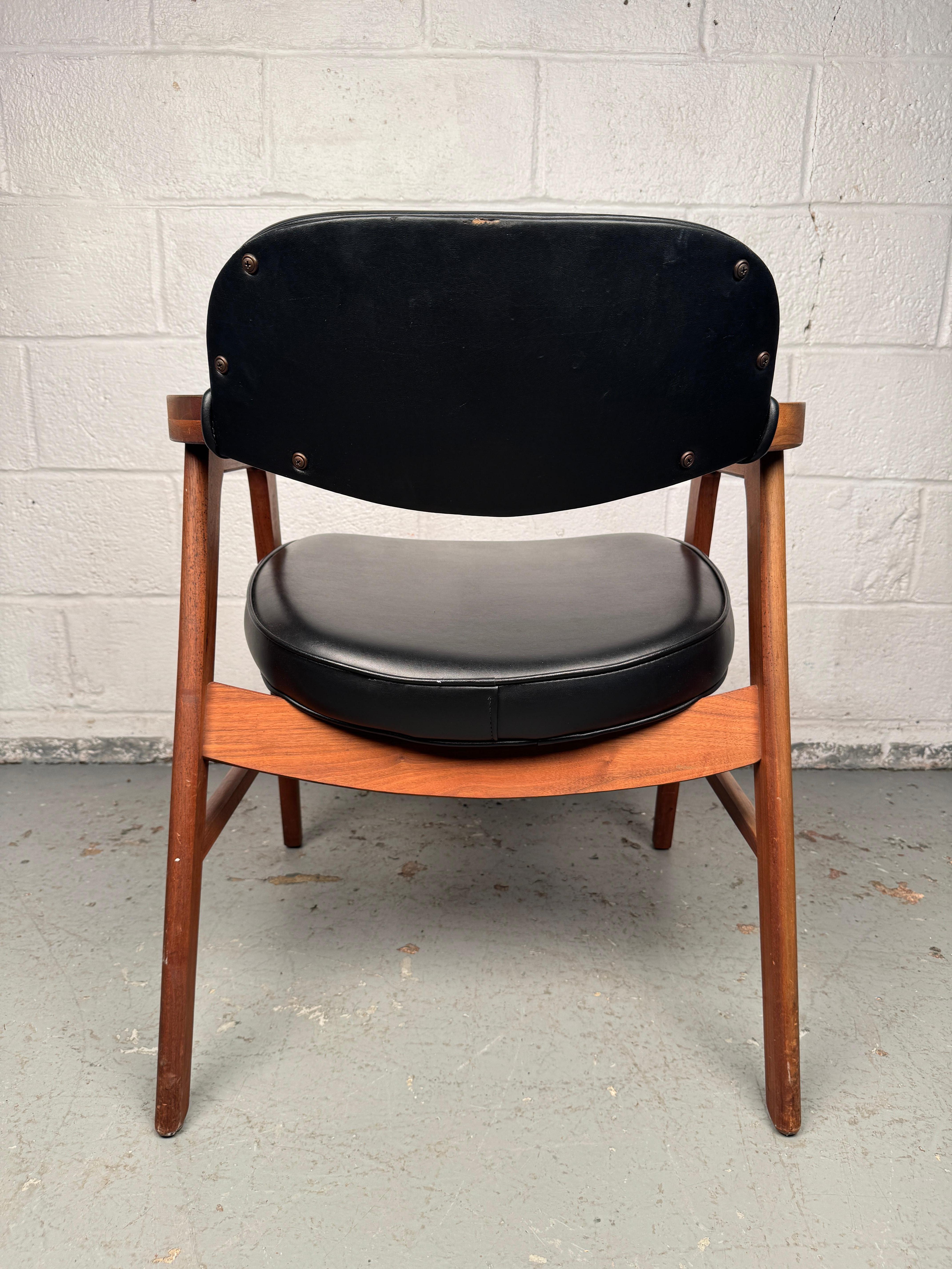 Paar Murphy-Stühle aus der Mitte des Jahrhunderts von Eck-Adams Corp. im Angebot 10