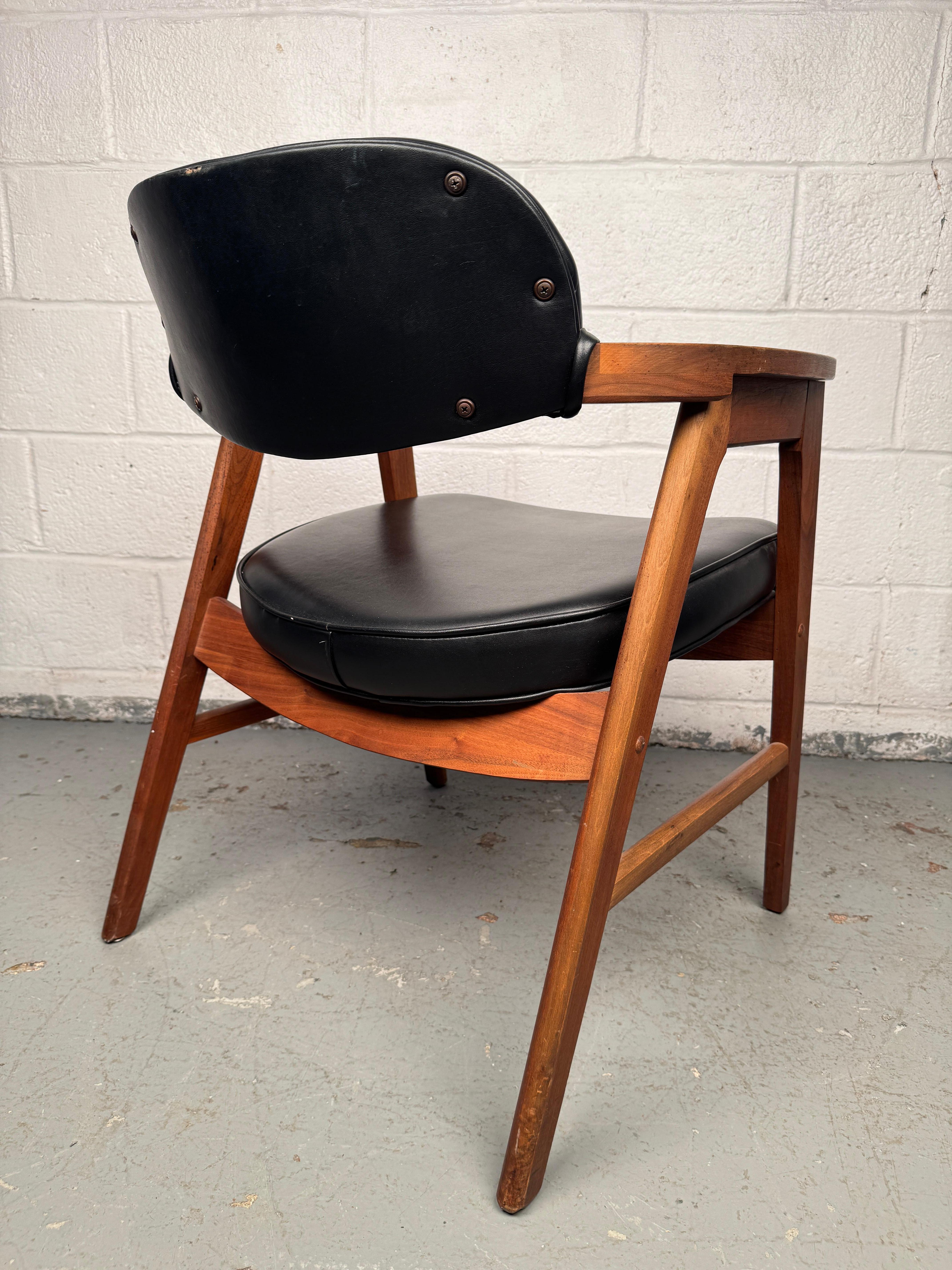Paar Murphy-Stühle aus der Mitte des Jahrhunderts von Eck-Adams Corp. im Angebot 11