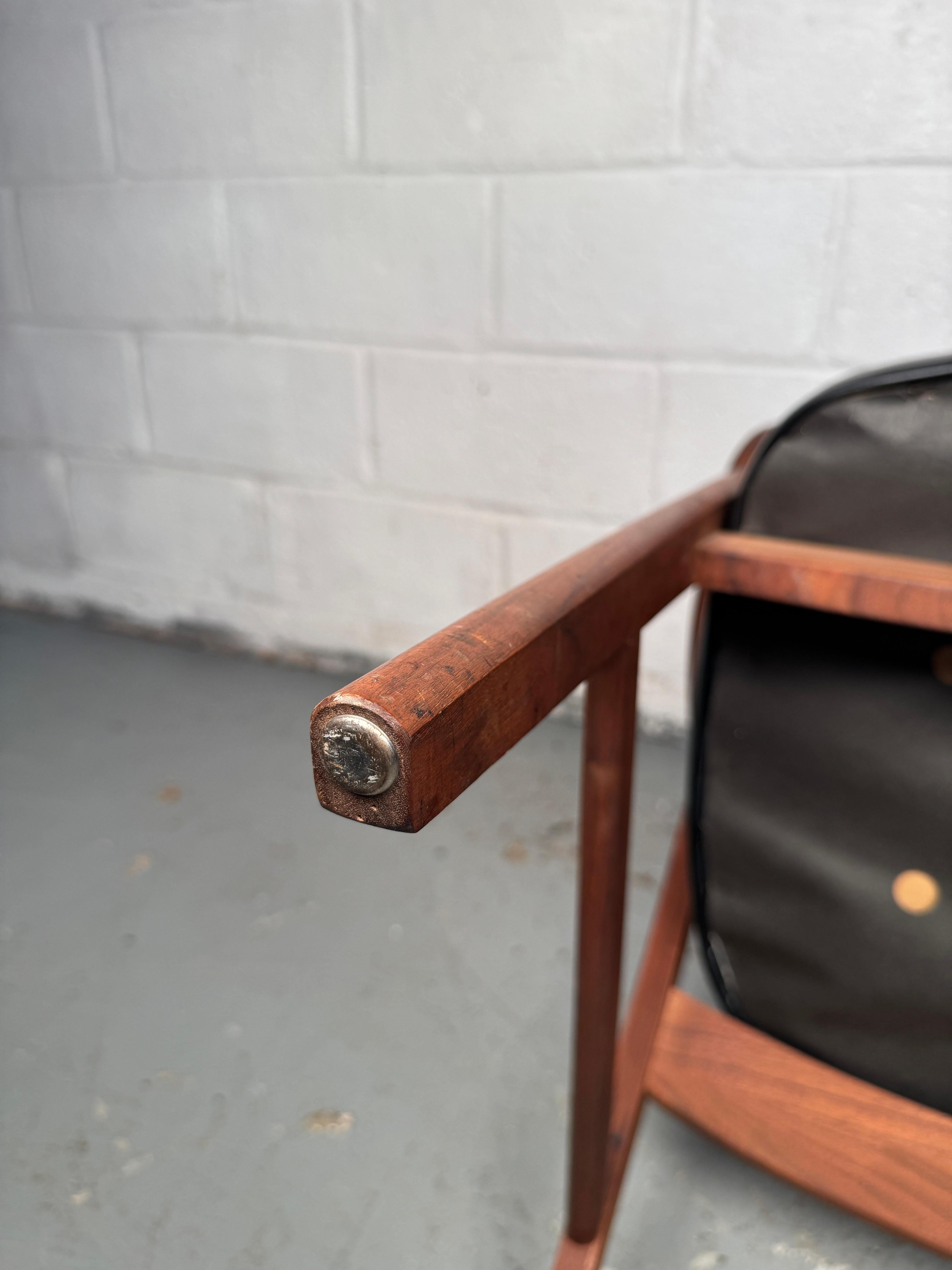 Paar Murphy-Stühle aus der Mitte des Jahrhunderts von Eck-Adams Corp. im Angebot 13