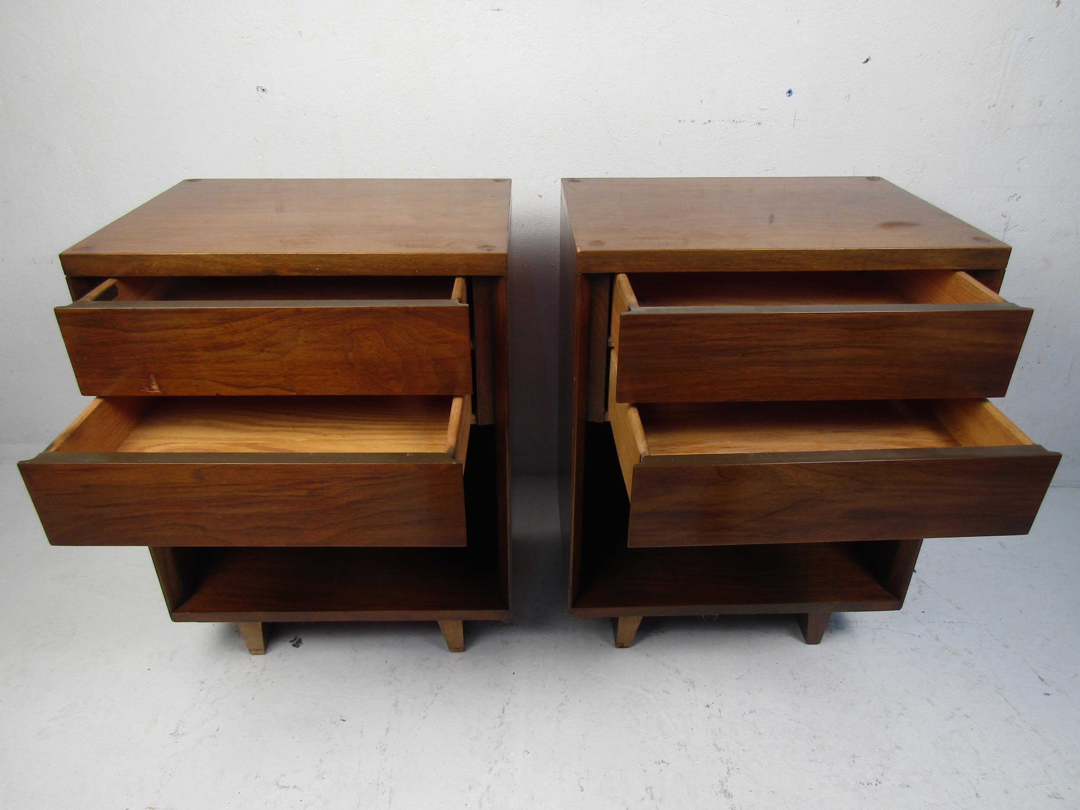 American Pair of Midcentury Nightstands, John Stuart For Sale