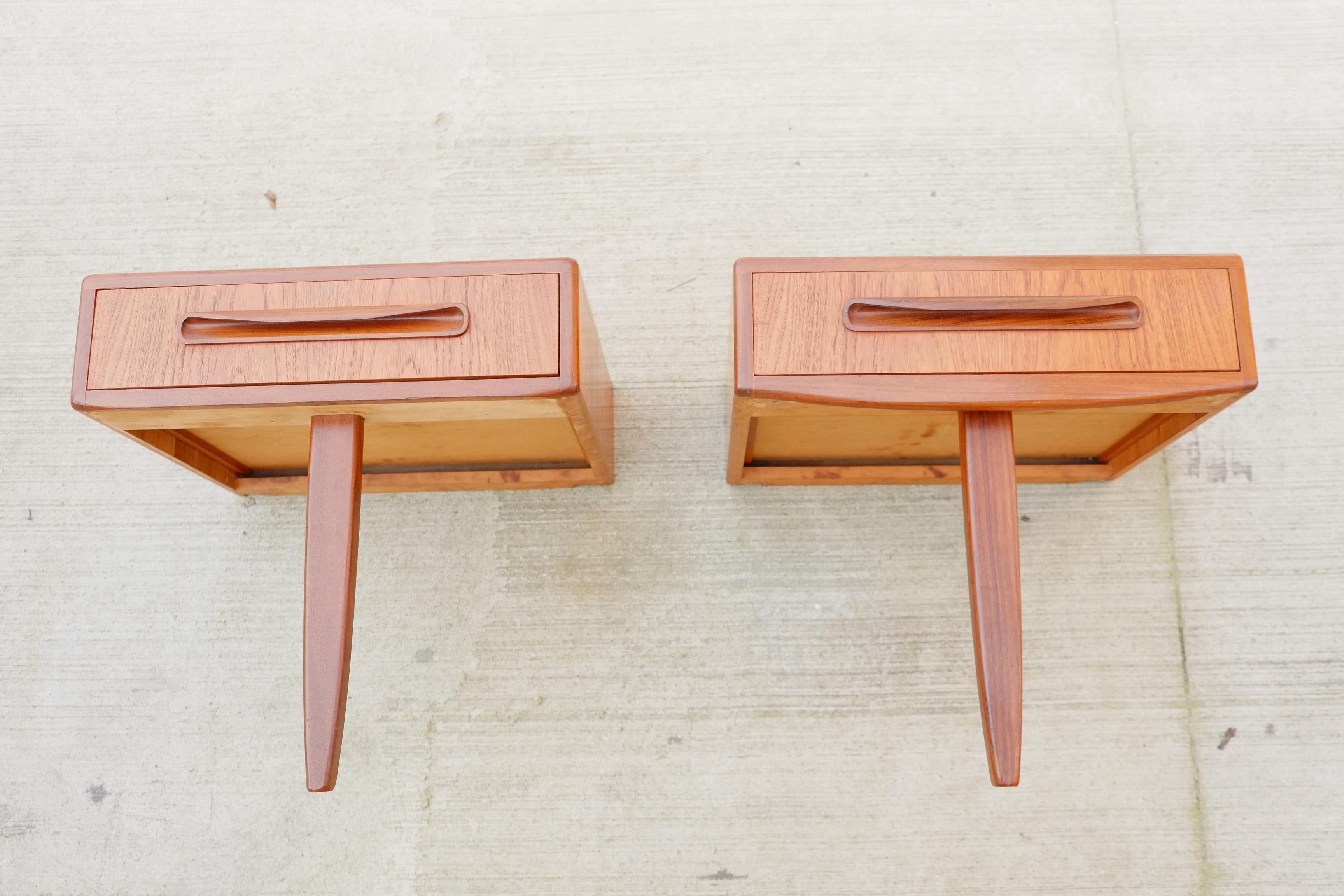 Pair of Midcentury Bedside Tables Nightstands by G Plan, circa 1960 4