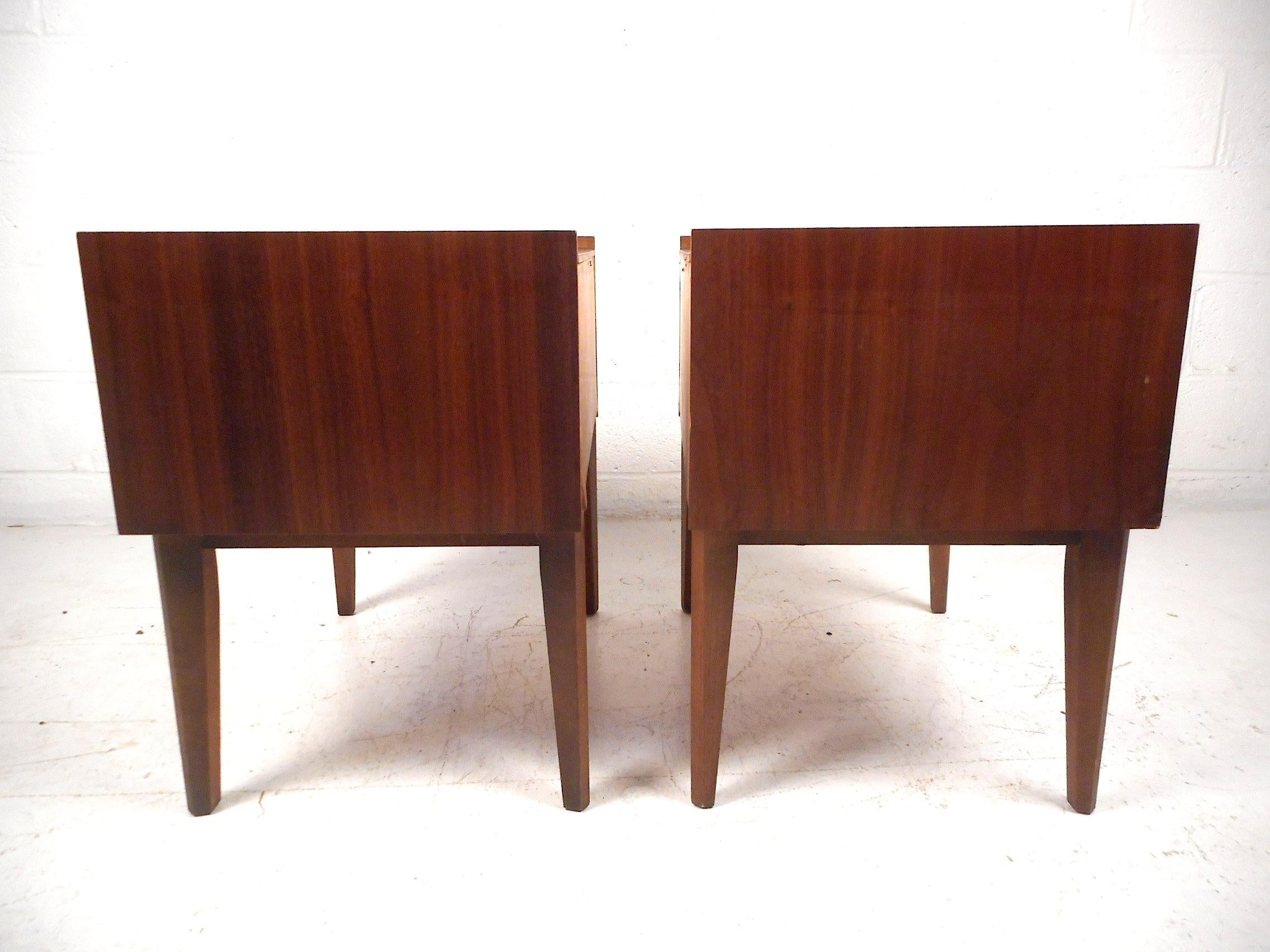 Mid-20th Century Pair of Midcentury Nightstands by Lane Furniture