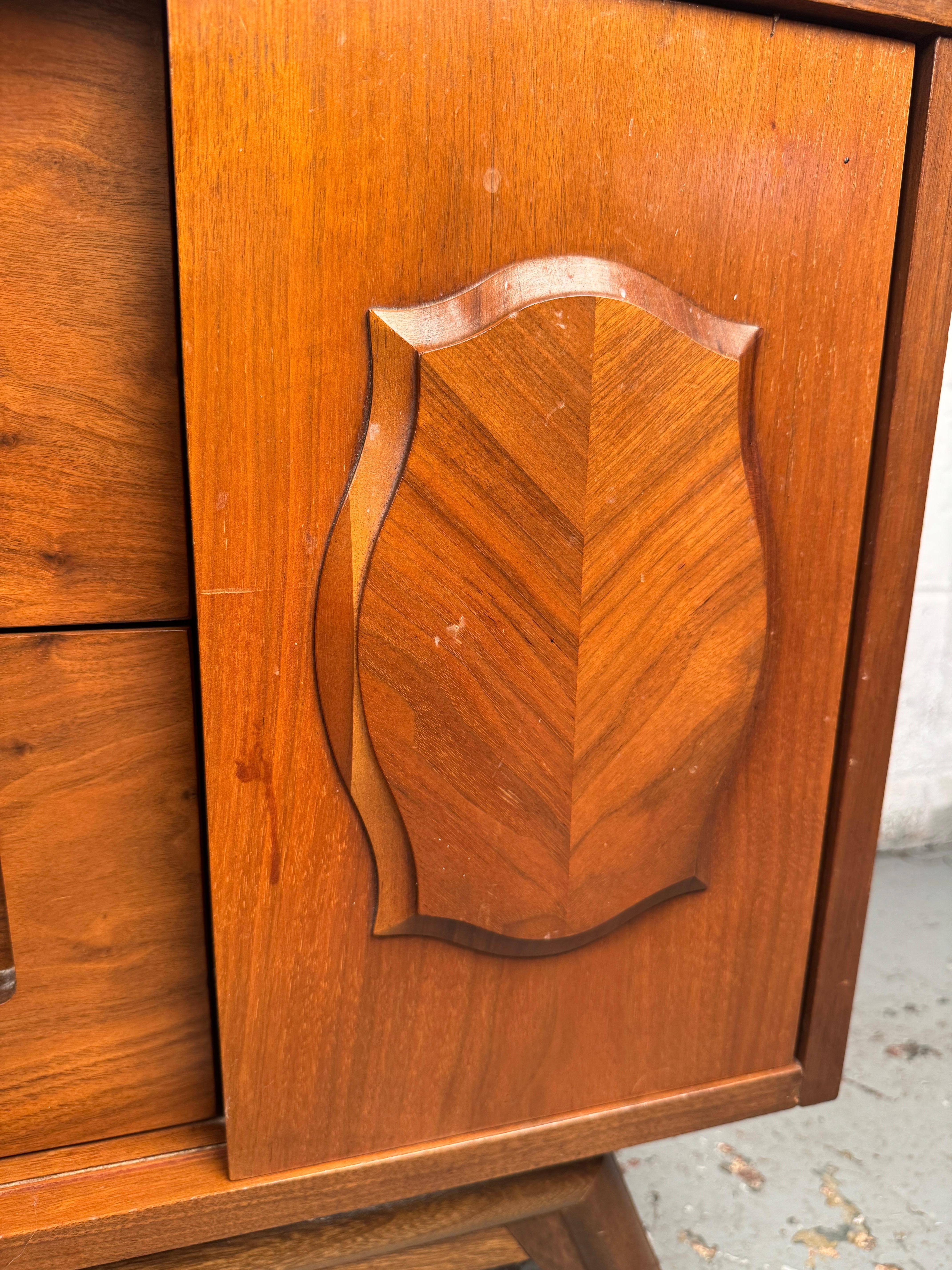 Pair of Mid-Century Nightstands by Young Manufacturing For Sale 9