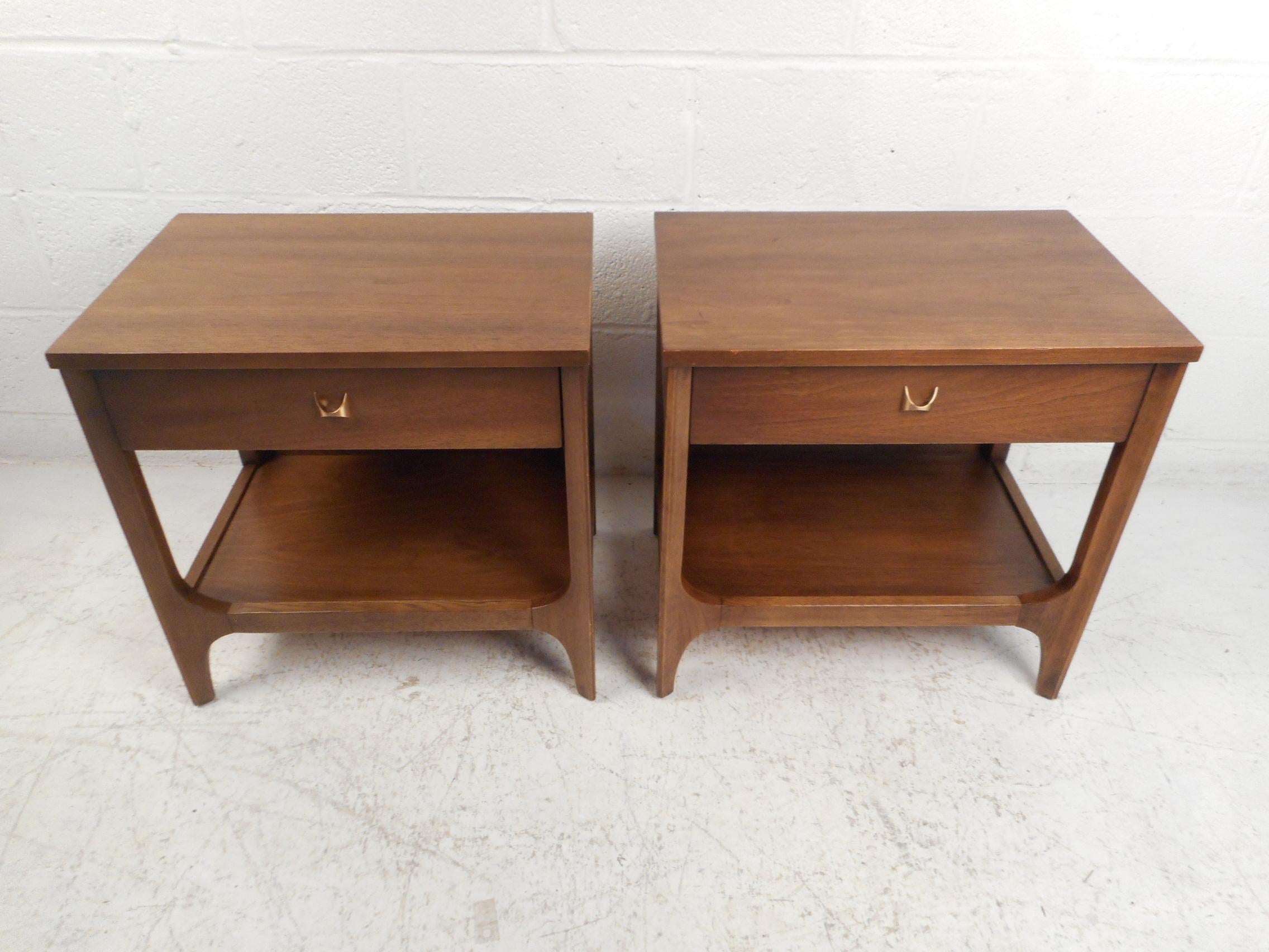 broyhill end tables