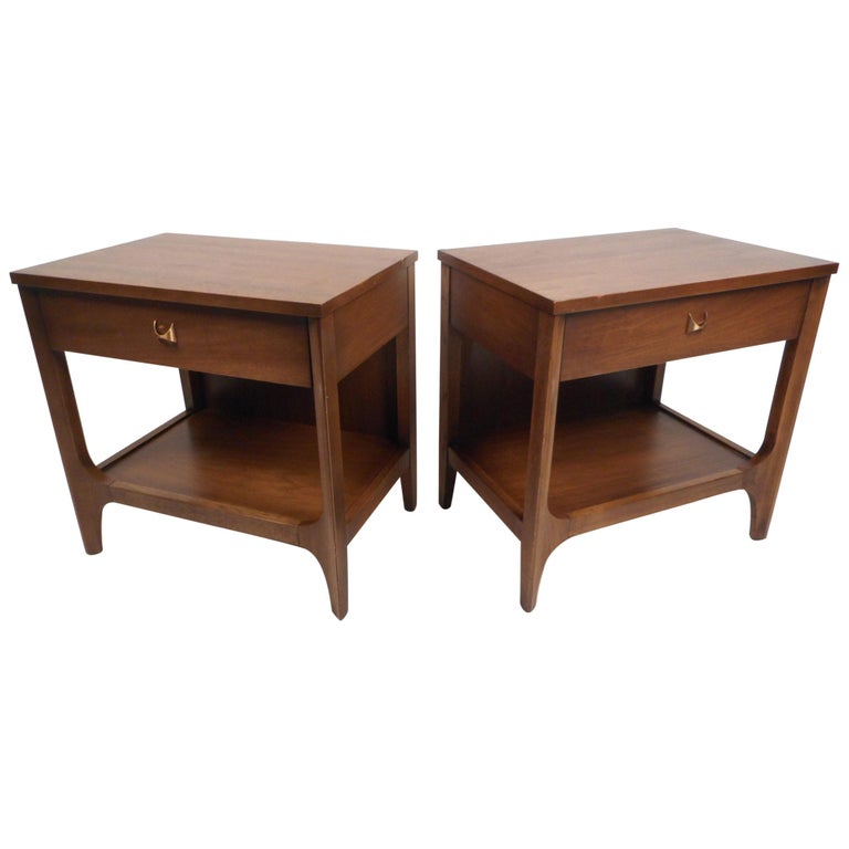 Broyhill Furniture Tables Storage Cabinets More 23 For Sale At 1stdibs