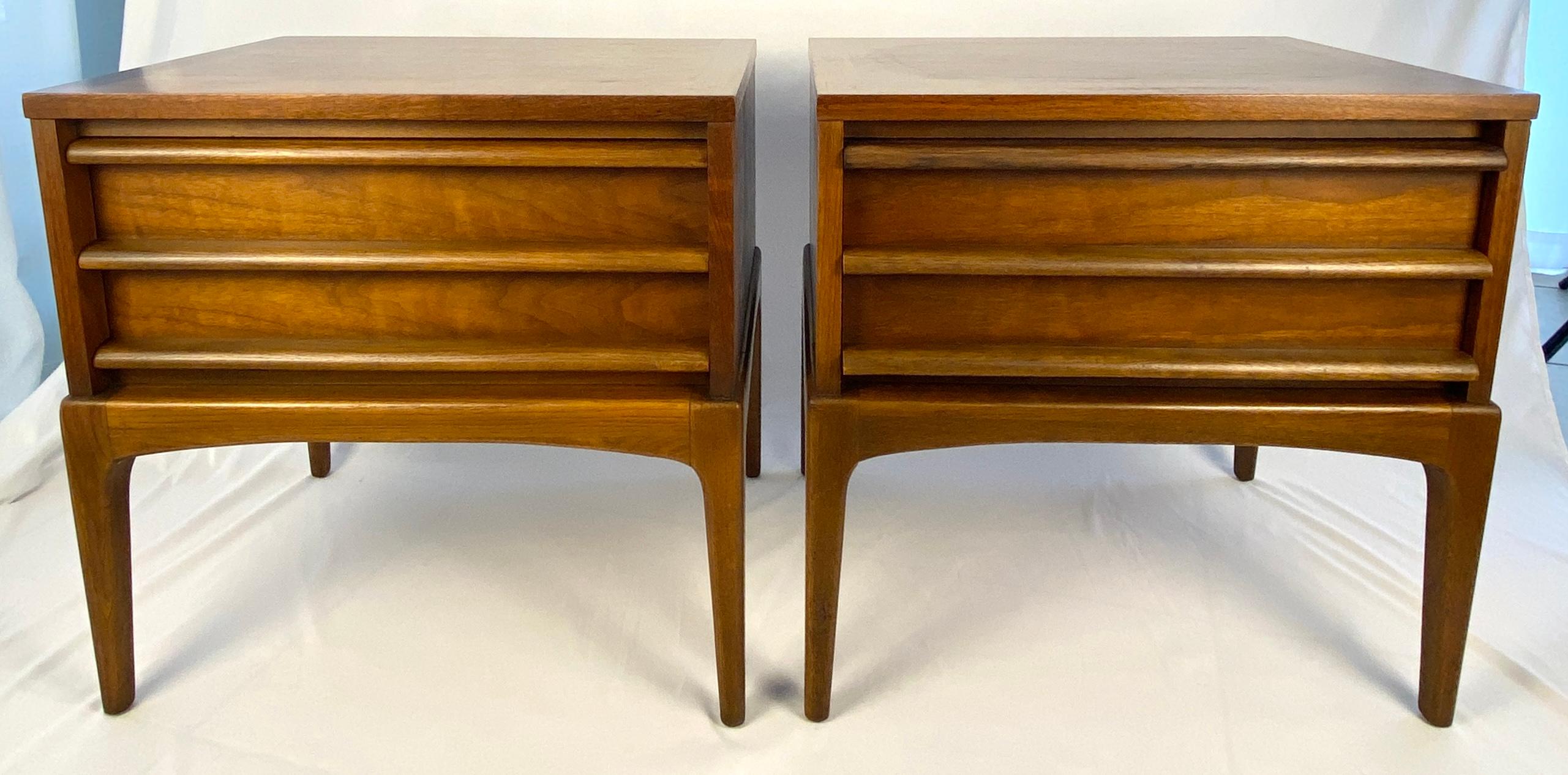 Pair of Mid Century Nightstands Paul McCobb Style Bedside Tables, Refinished For Sale 1